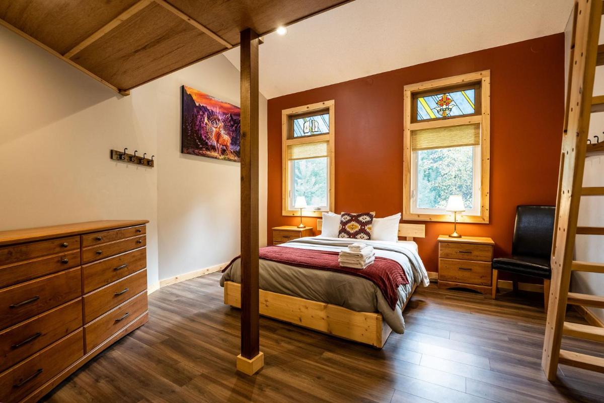 Journey's Perch by Revelstoke Vacations
