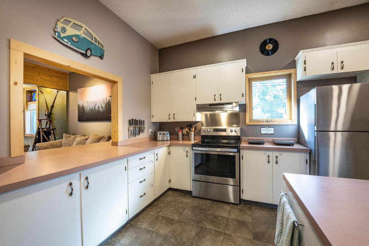 Journey's Perch by Revelstoke Vacations