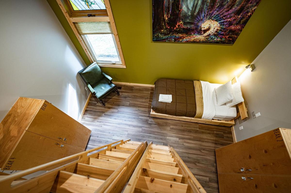 Journey's Perch by Revelstoke Vacations