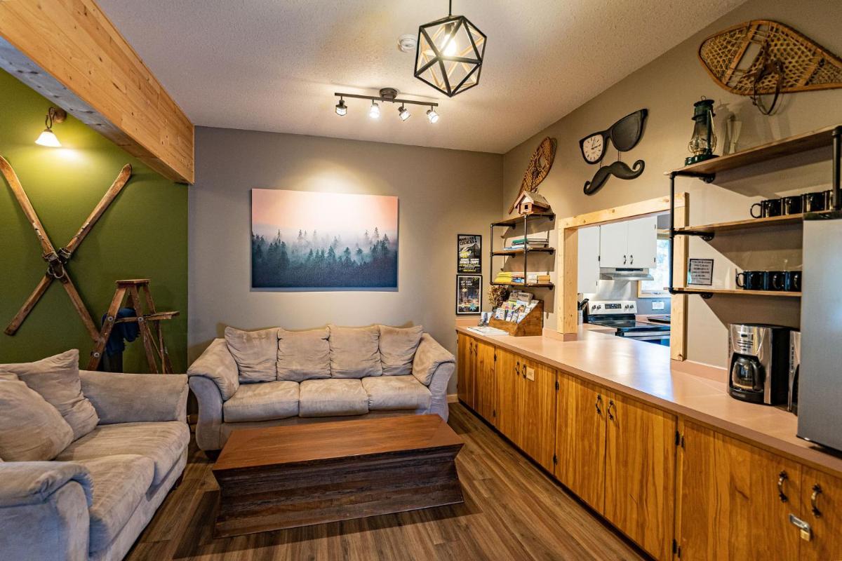 Journey's Perch by Revelstoke Vacations