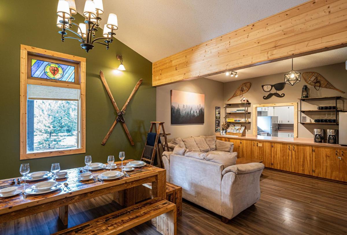 Journey's Perch by Revelstoke Vacations
