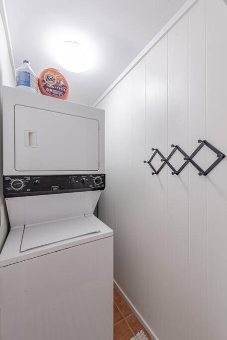 Hang Ten Hideaway, pool, Condo, Parking - 6 person max occupancy view 4