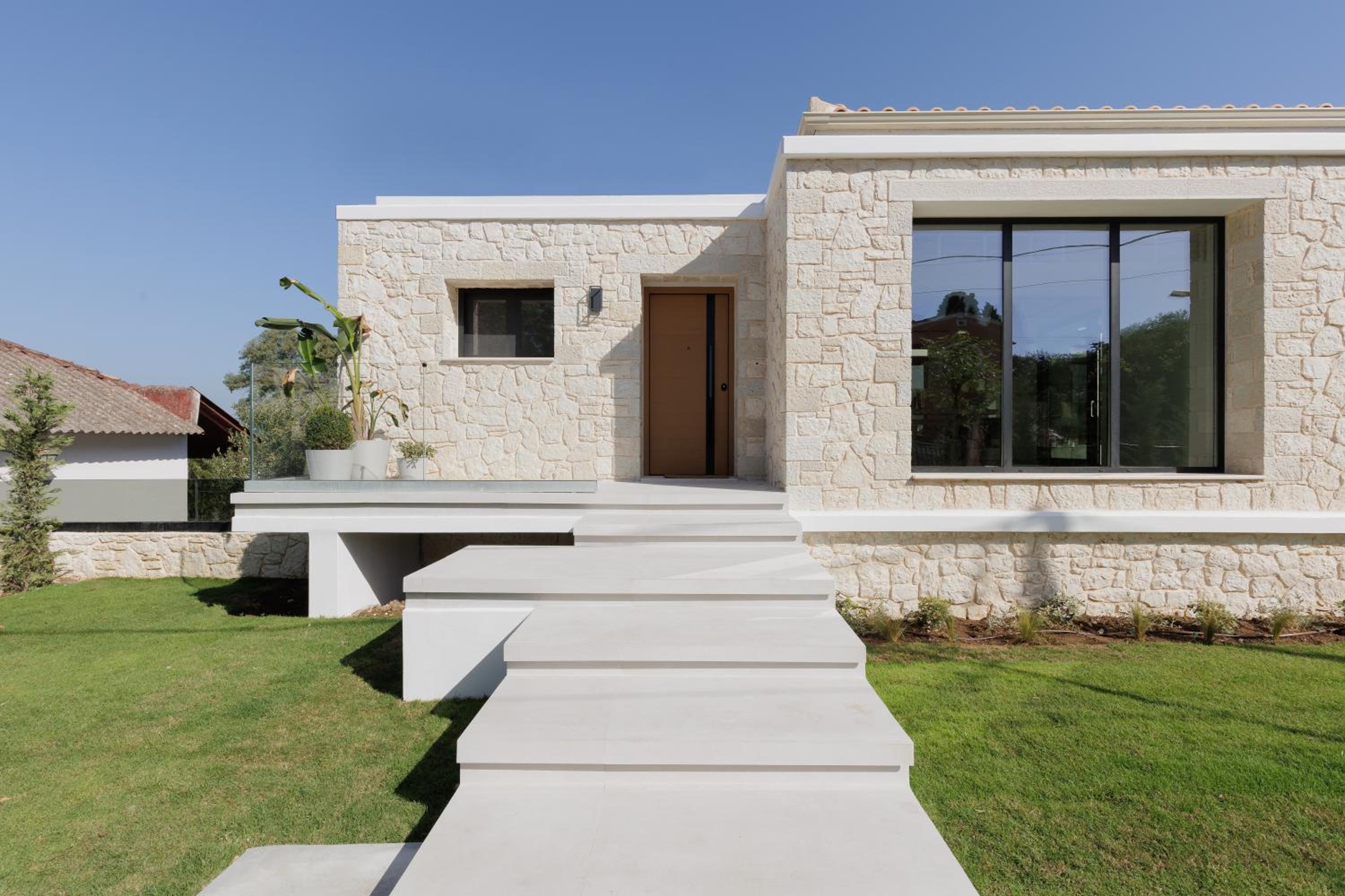 Luxurious Villa Trinity