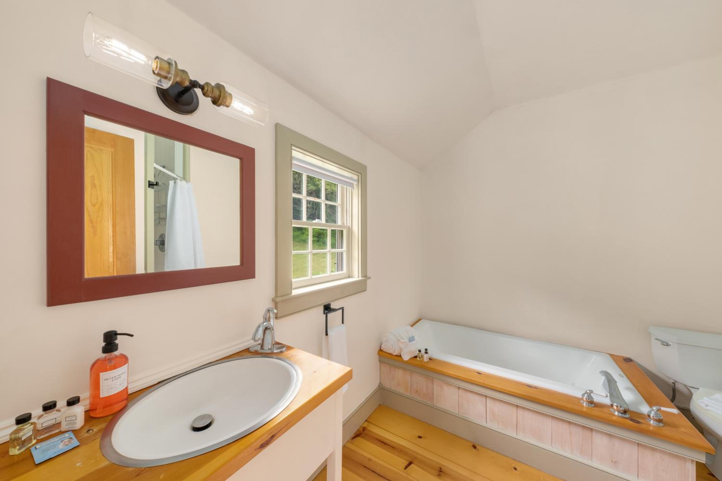 Inn at Silver Maple Farm