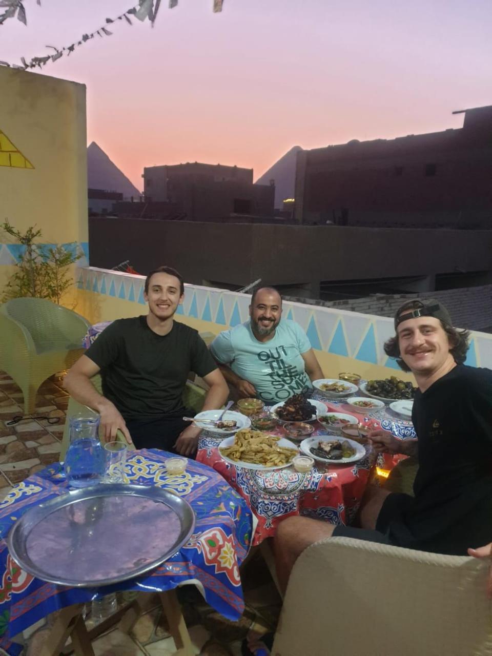 Jana Pyramids view inn