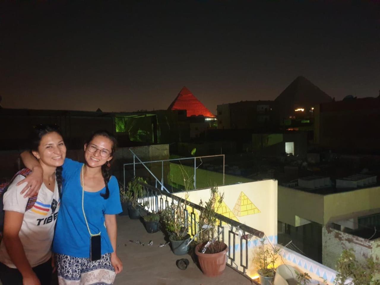 Jana Pyramids view inn