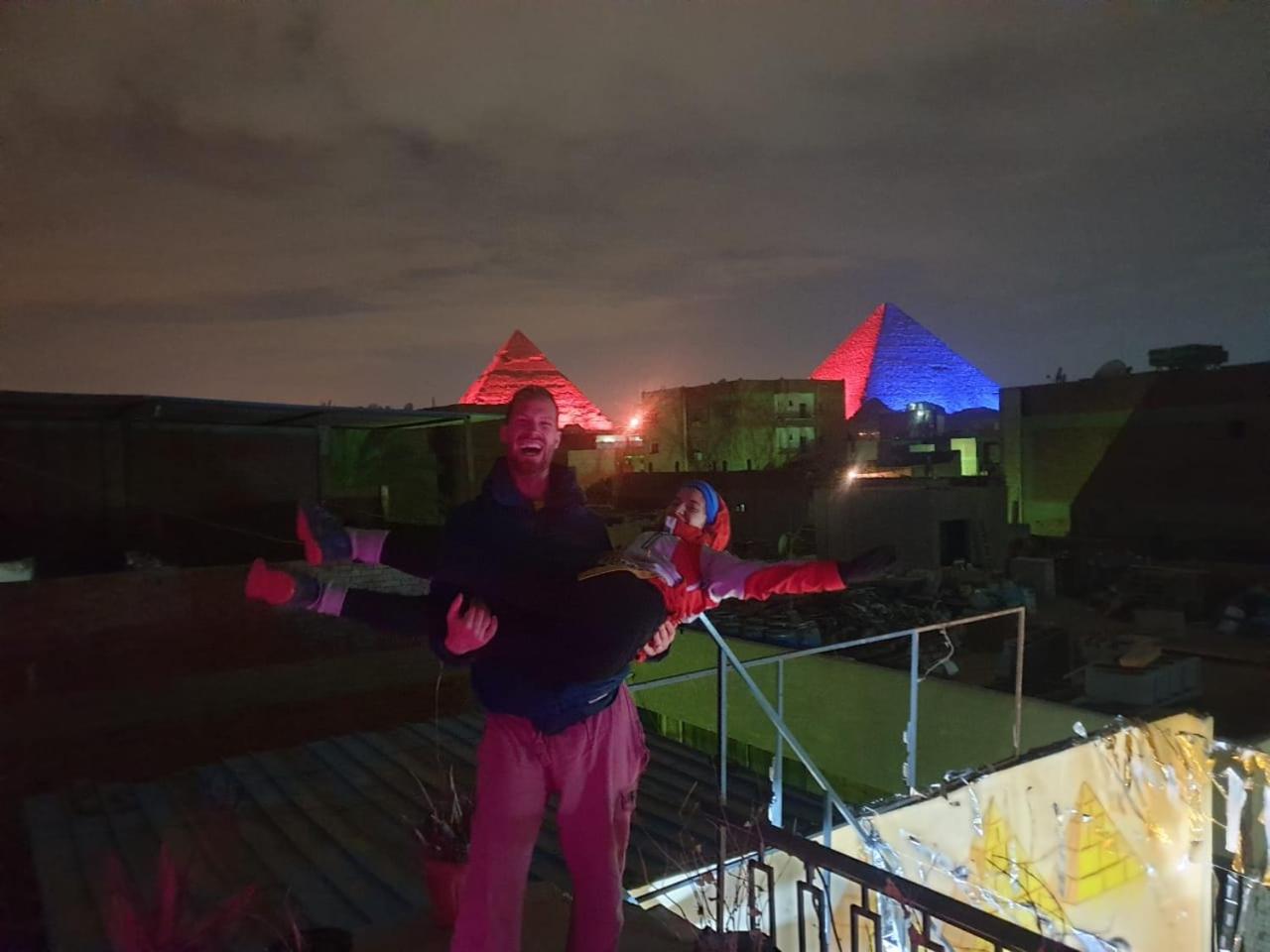 Jana Pyramids view inn