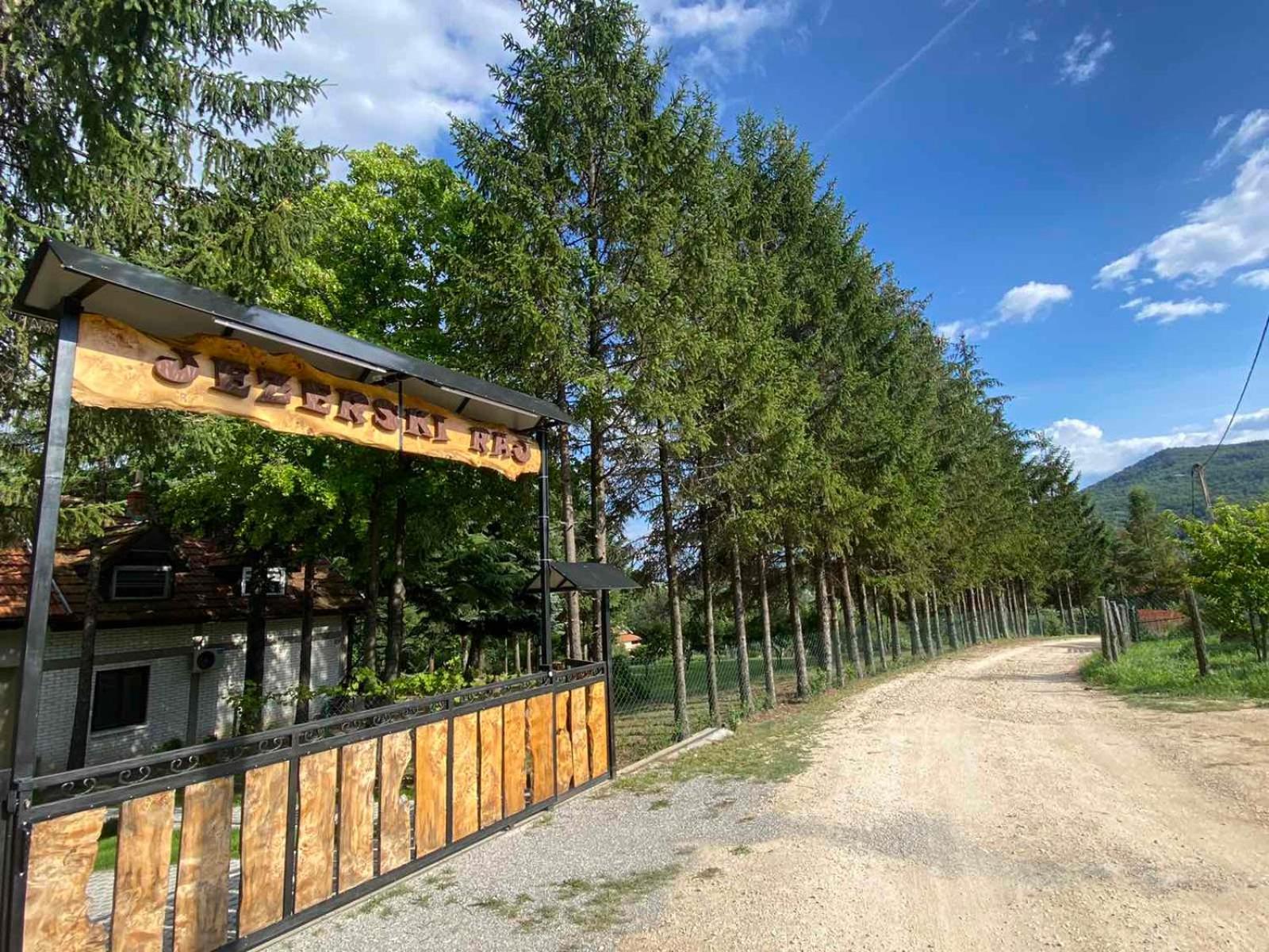 Vila Jezerski raj Borsko jezero