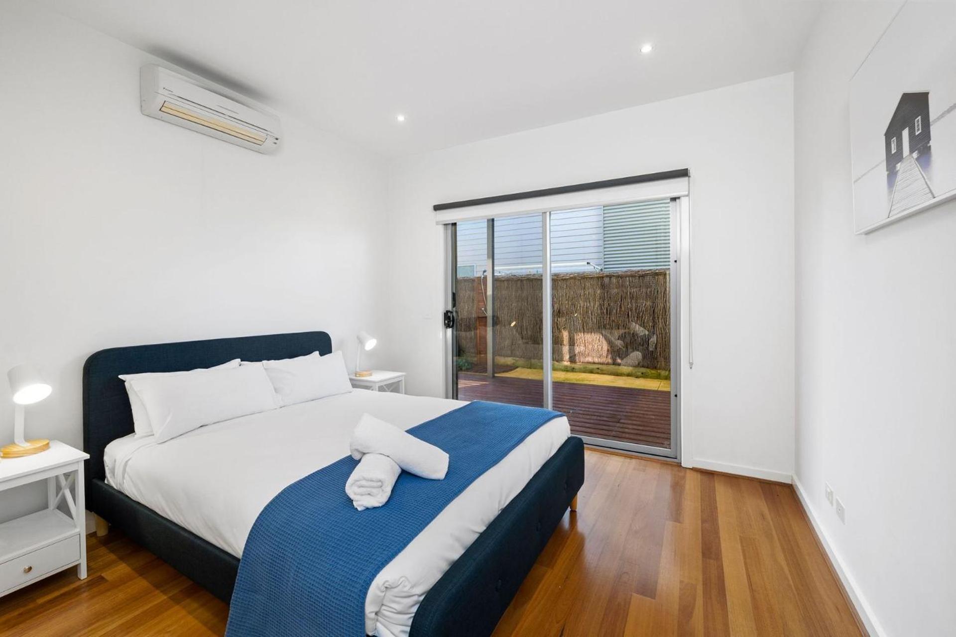 Anderson Central Townhouse - Walk to Shops & Beach