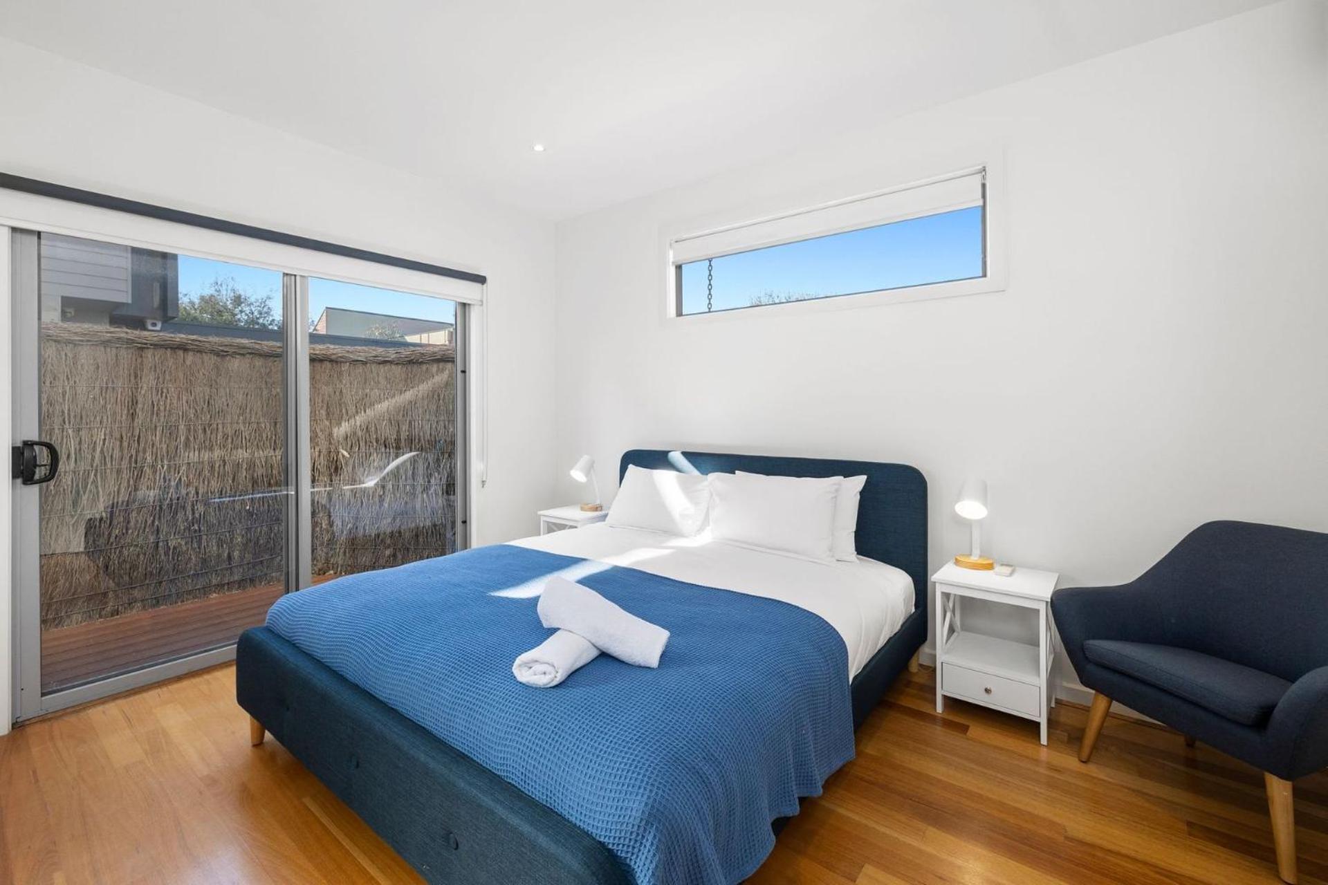 Anderson Central Townhouse - Walk to Shops & Beach