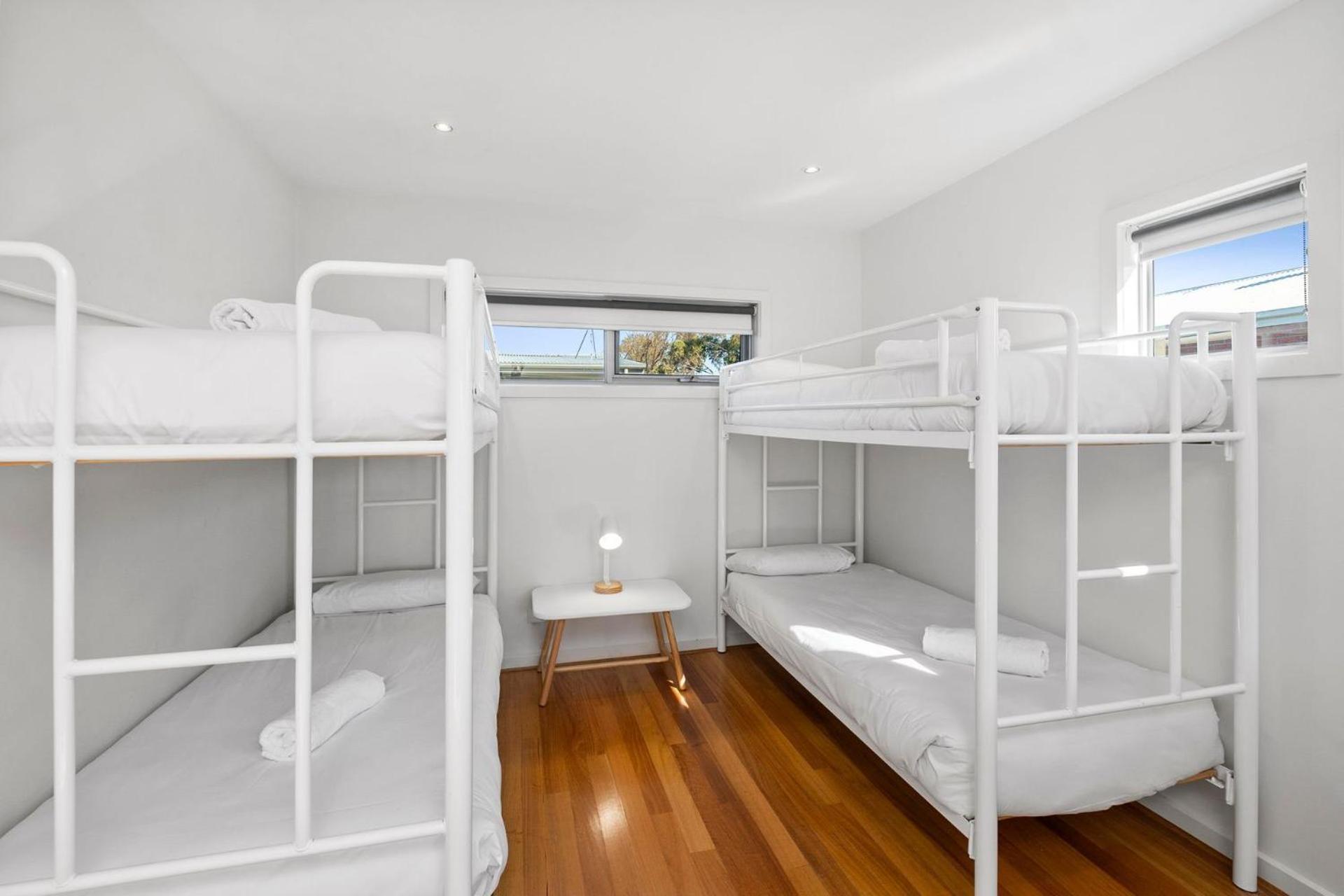 Anderson Central Townhouse - Walk to Shops & Beach