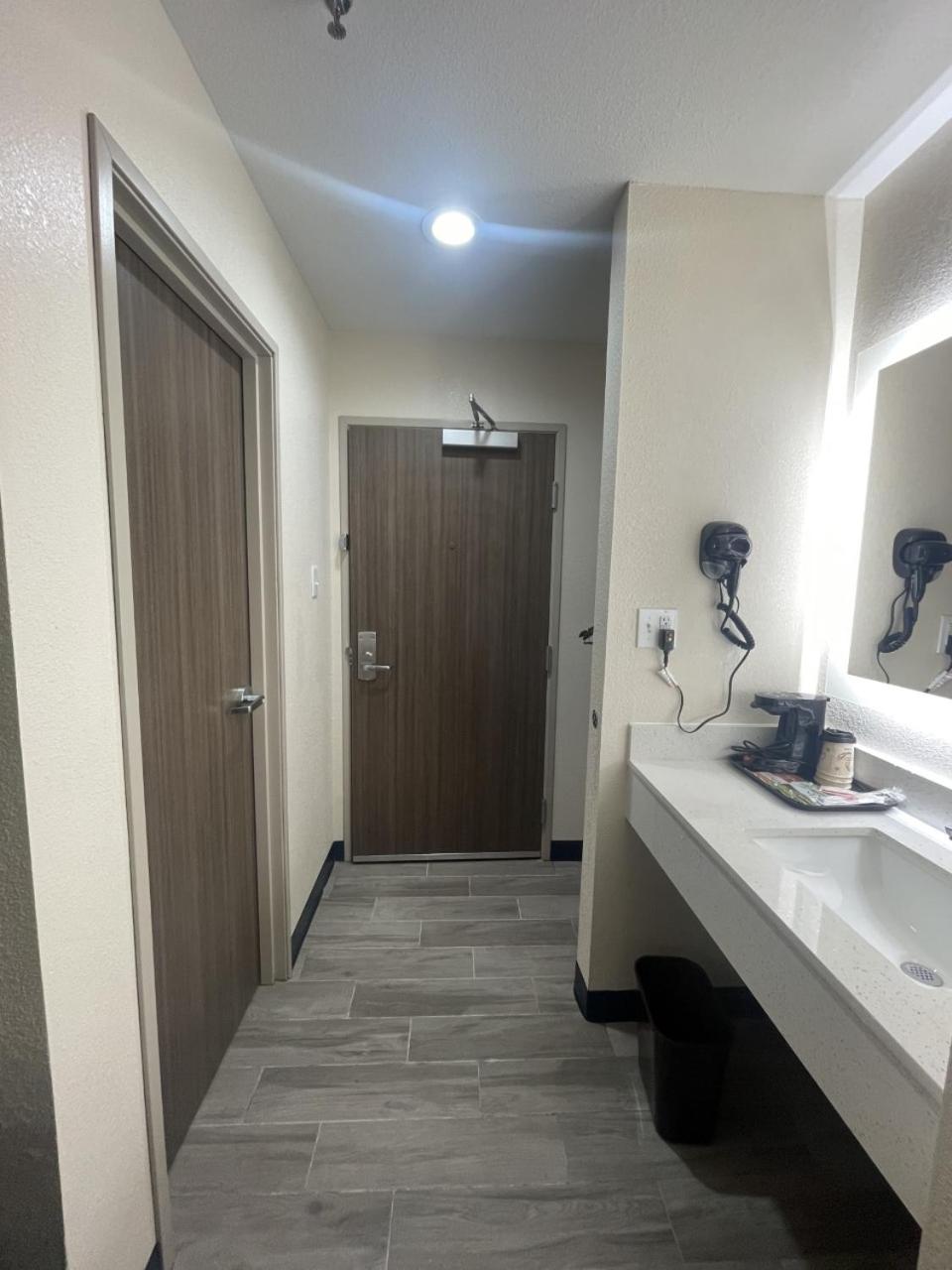 Fairway Inn - Property Image 9