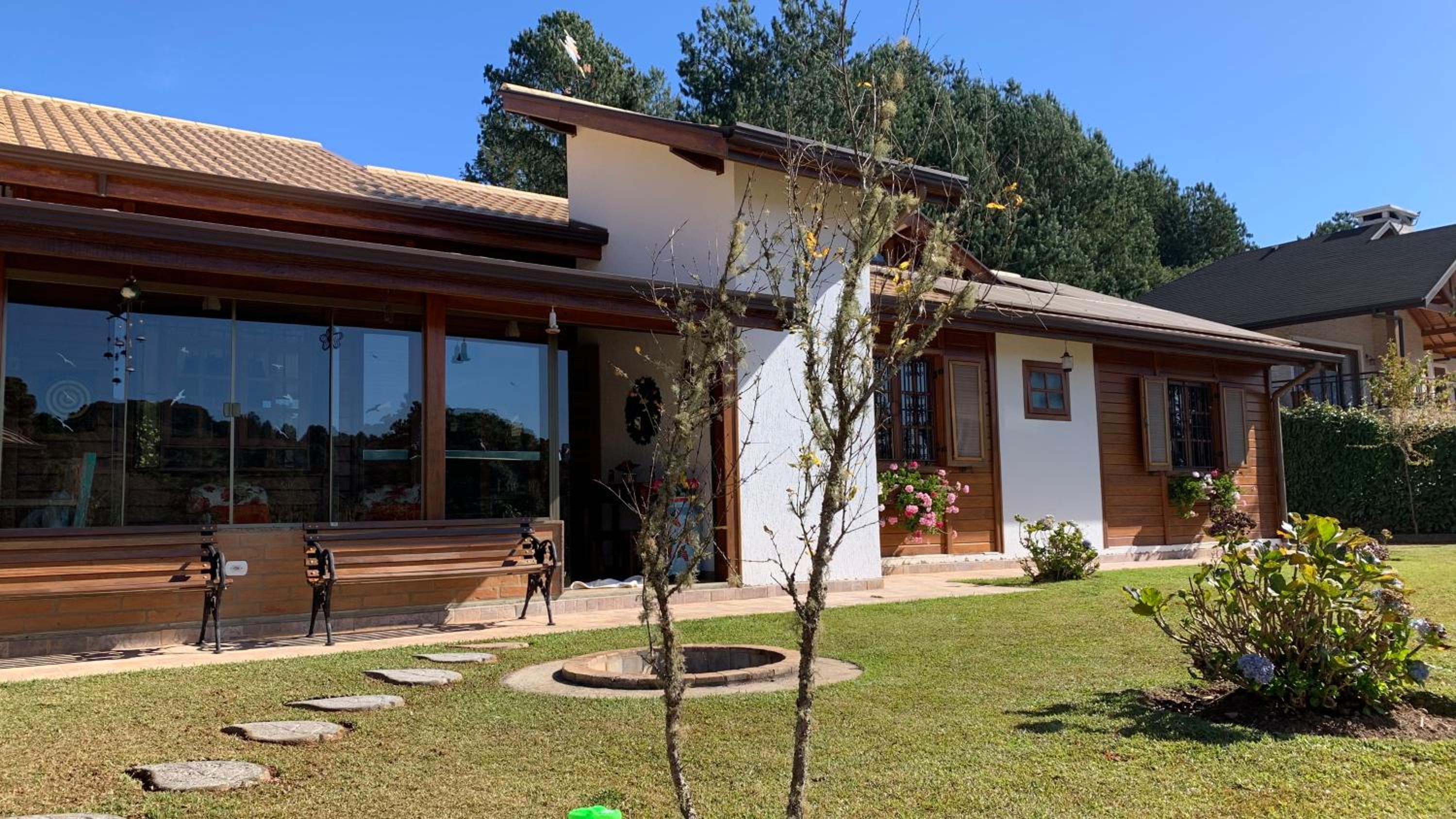 Refúgio de Montanha em Monte Verde para Famílias e Amigos com 4 Suítes