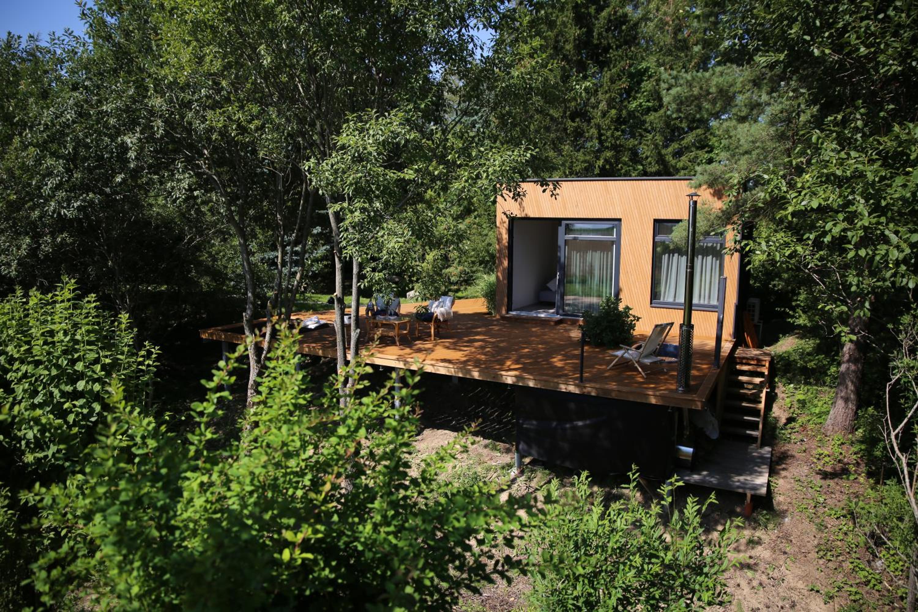 PASSION HUT