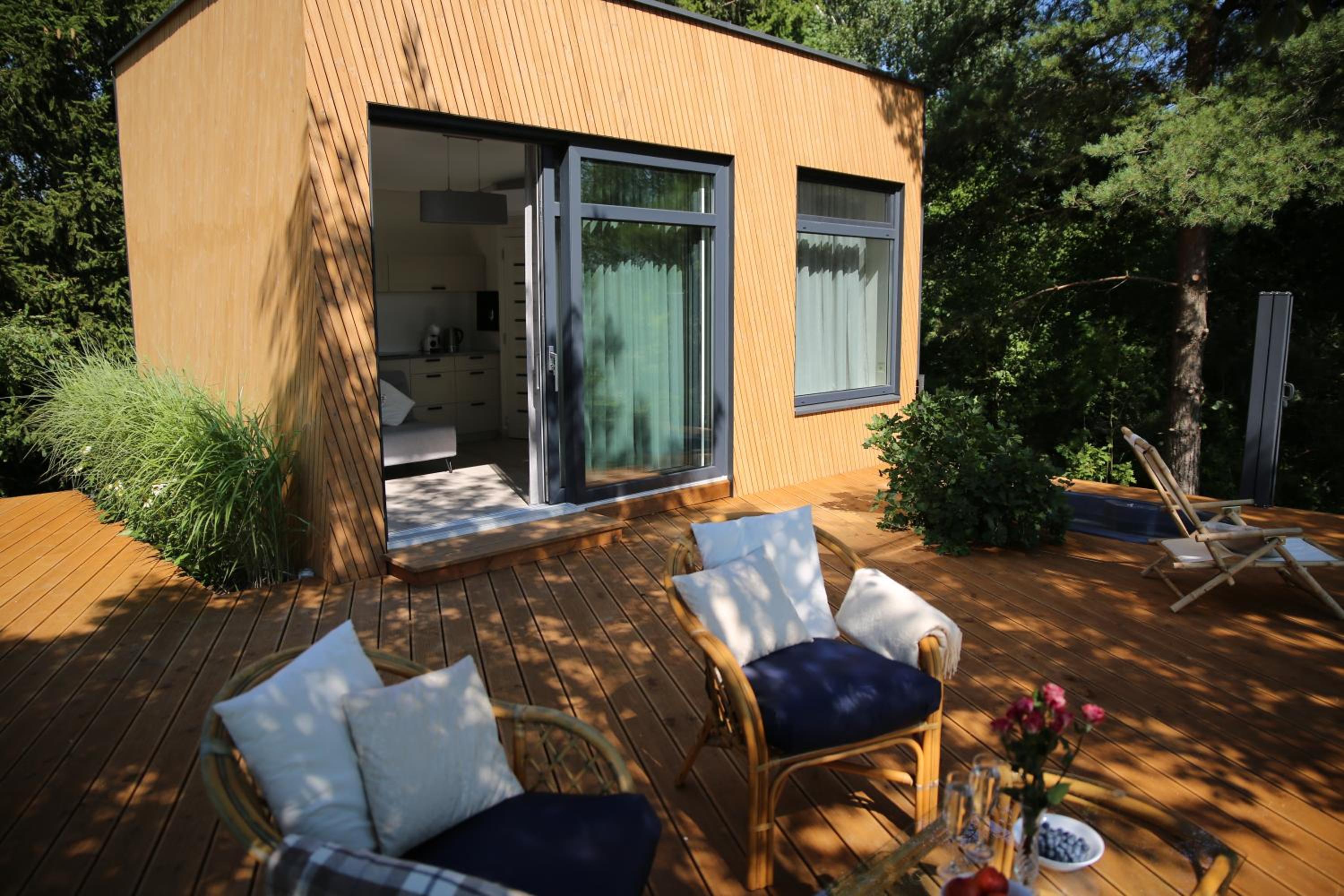 PASSION HUT