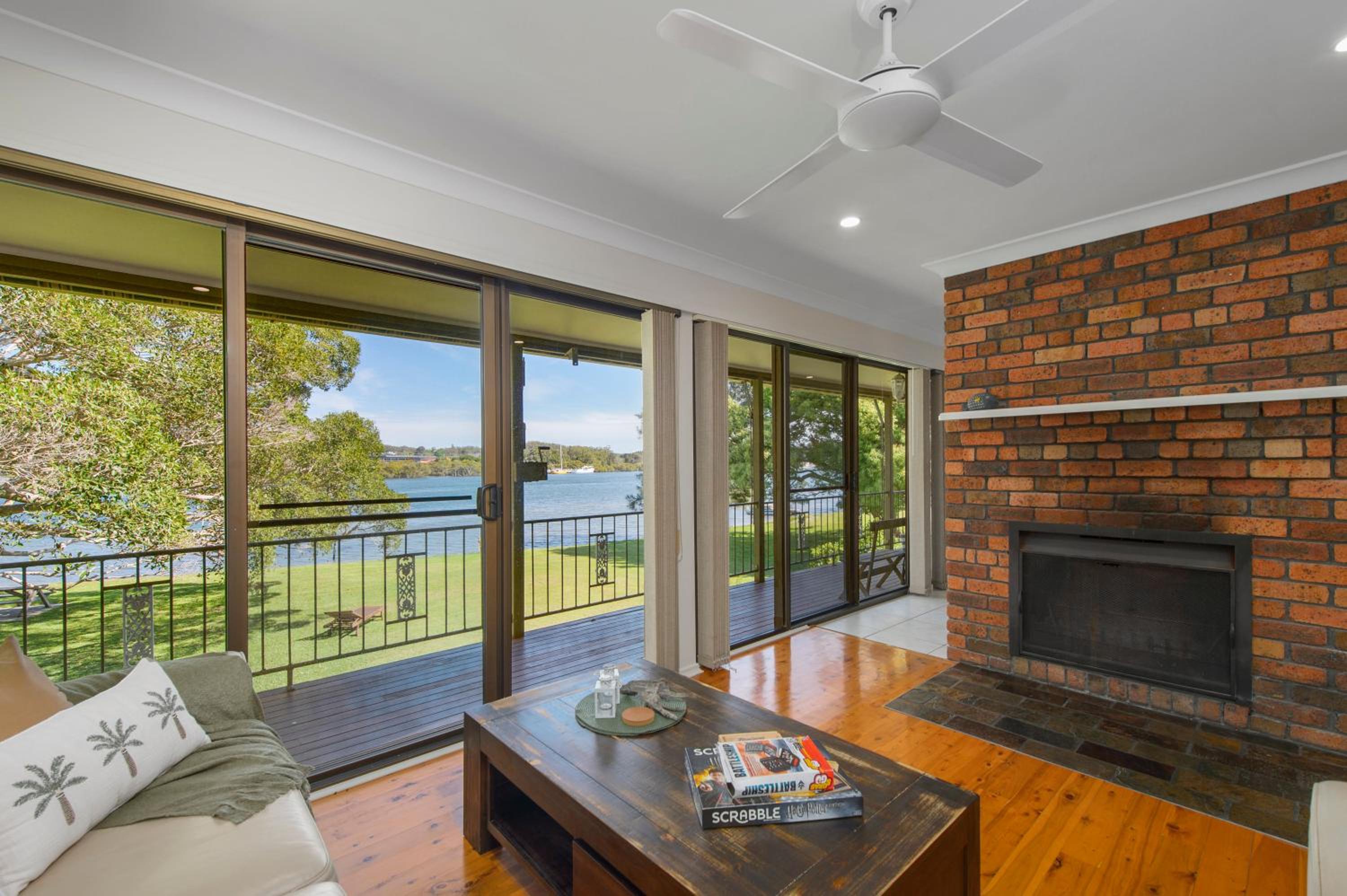 Punt House - riverfront home with ramp access