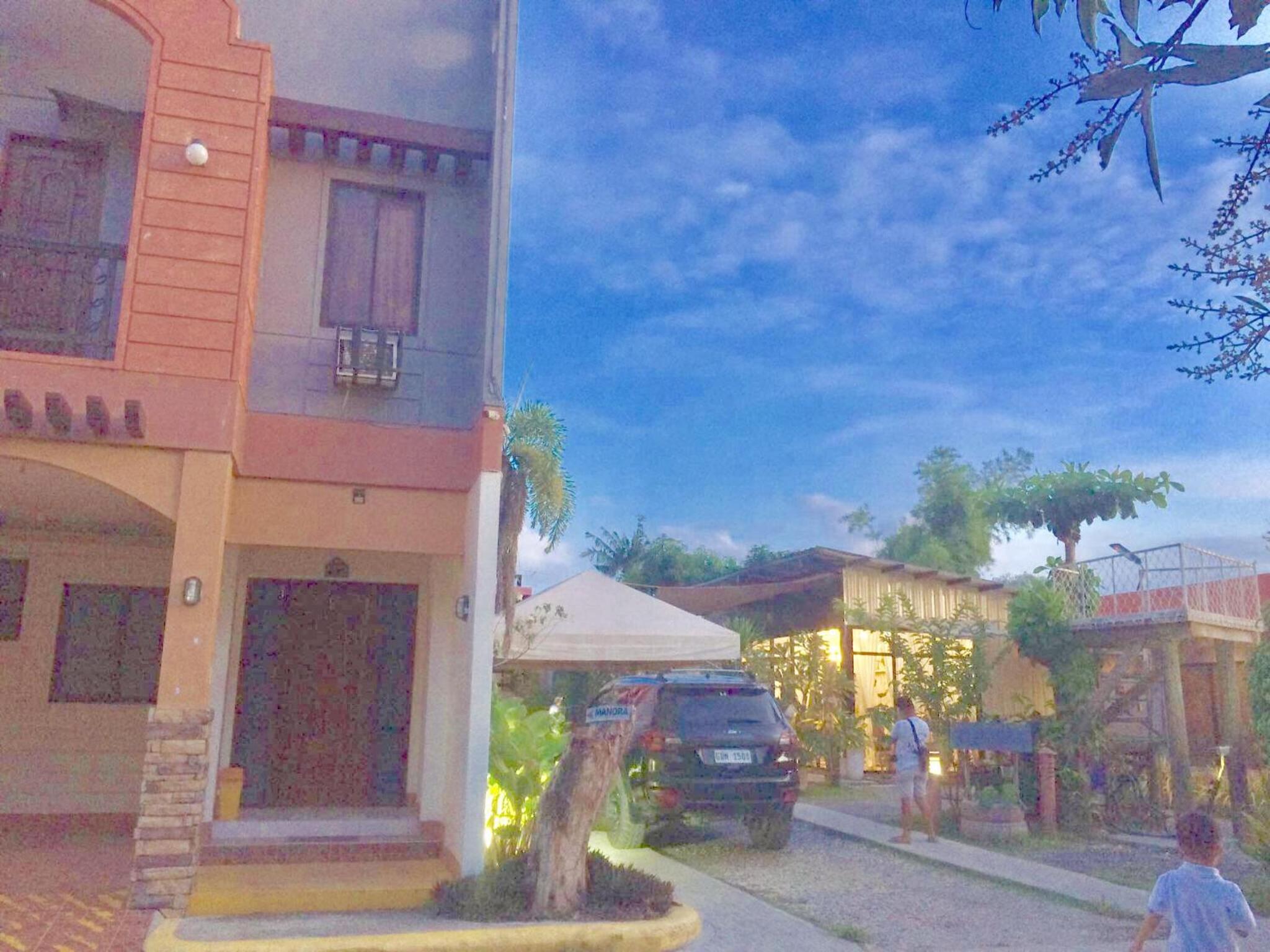 Manora Apartment