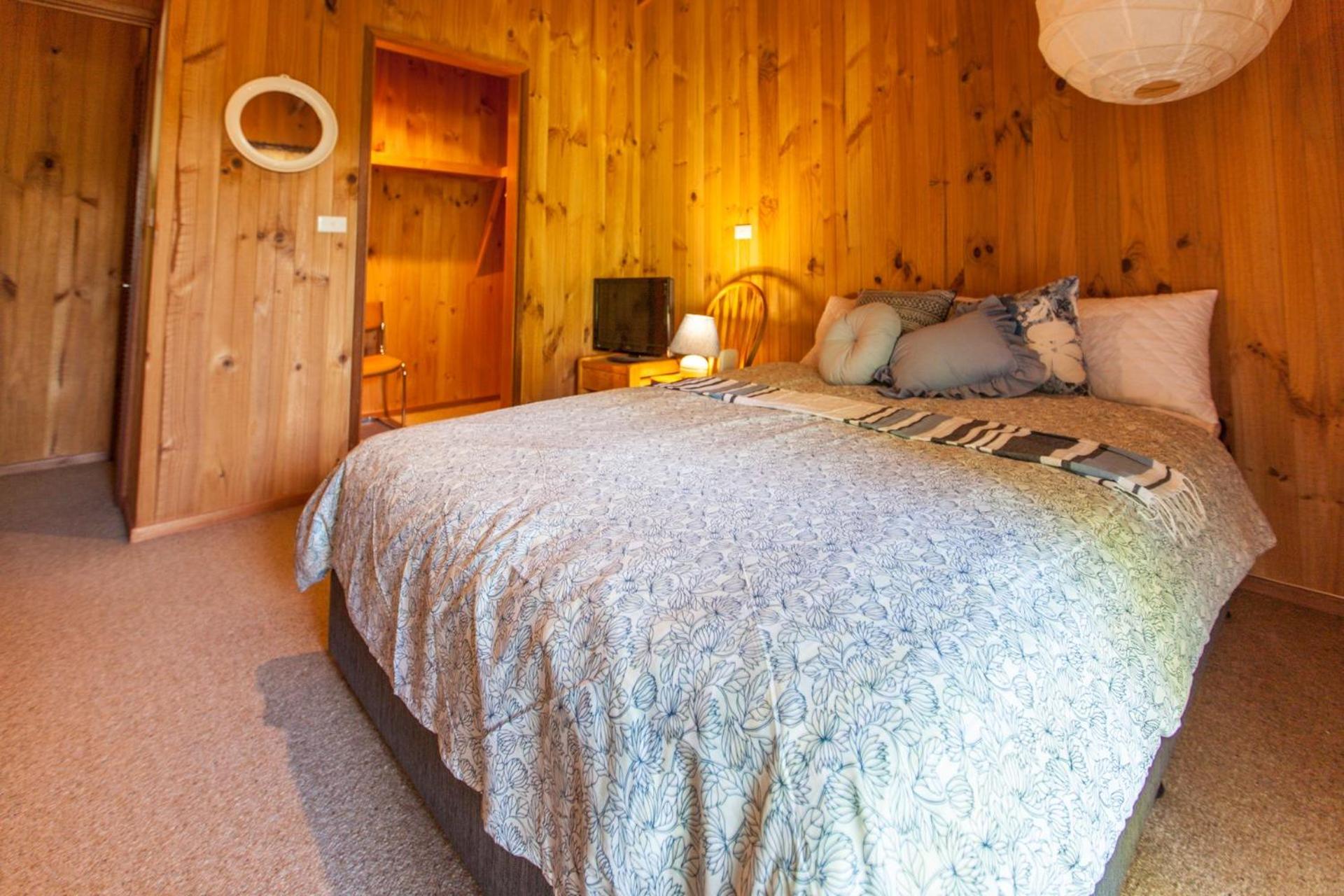 Lohr Ave Lodge