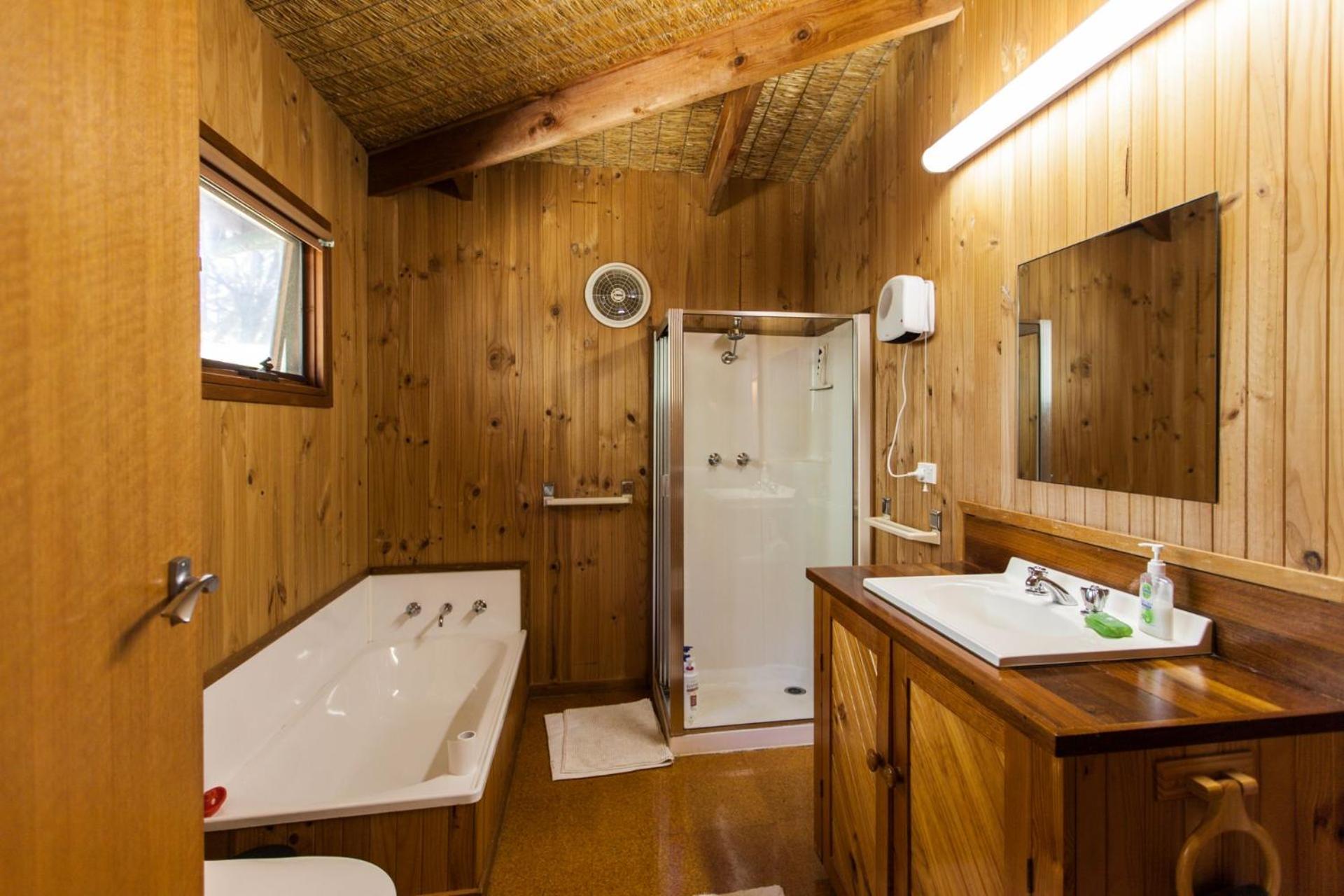 Lohr Ave Lodge