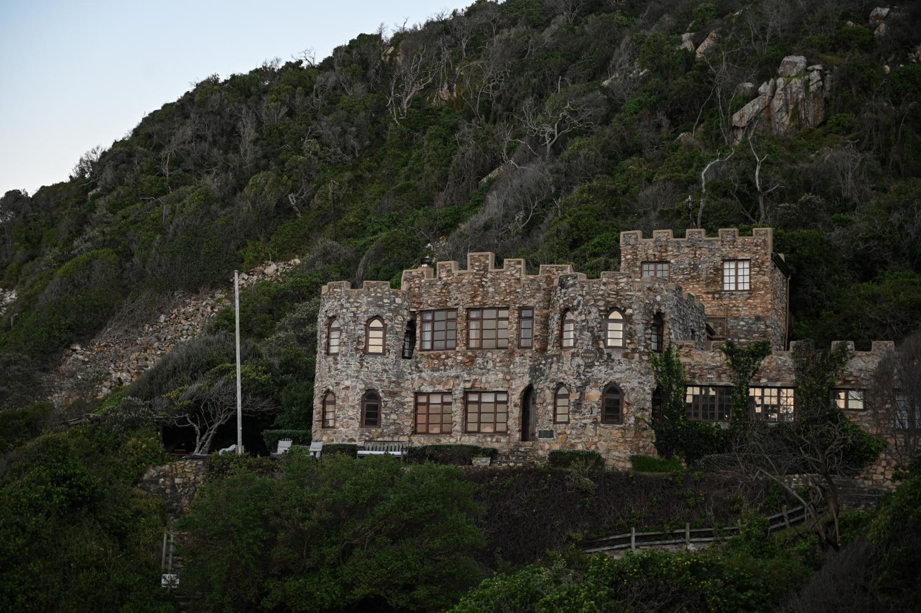 Buccara Noetzie - Lindsay Castle