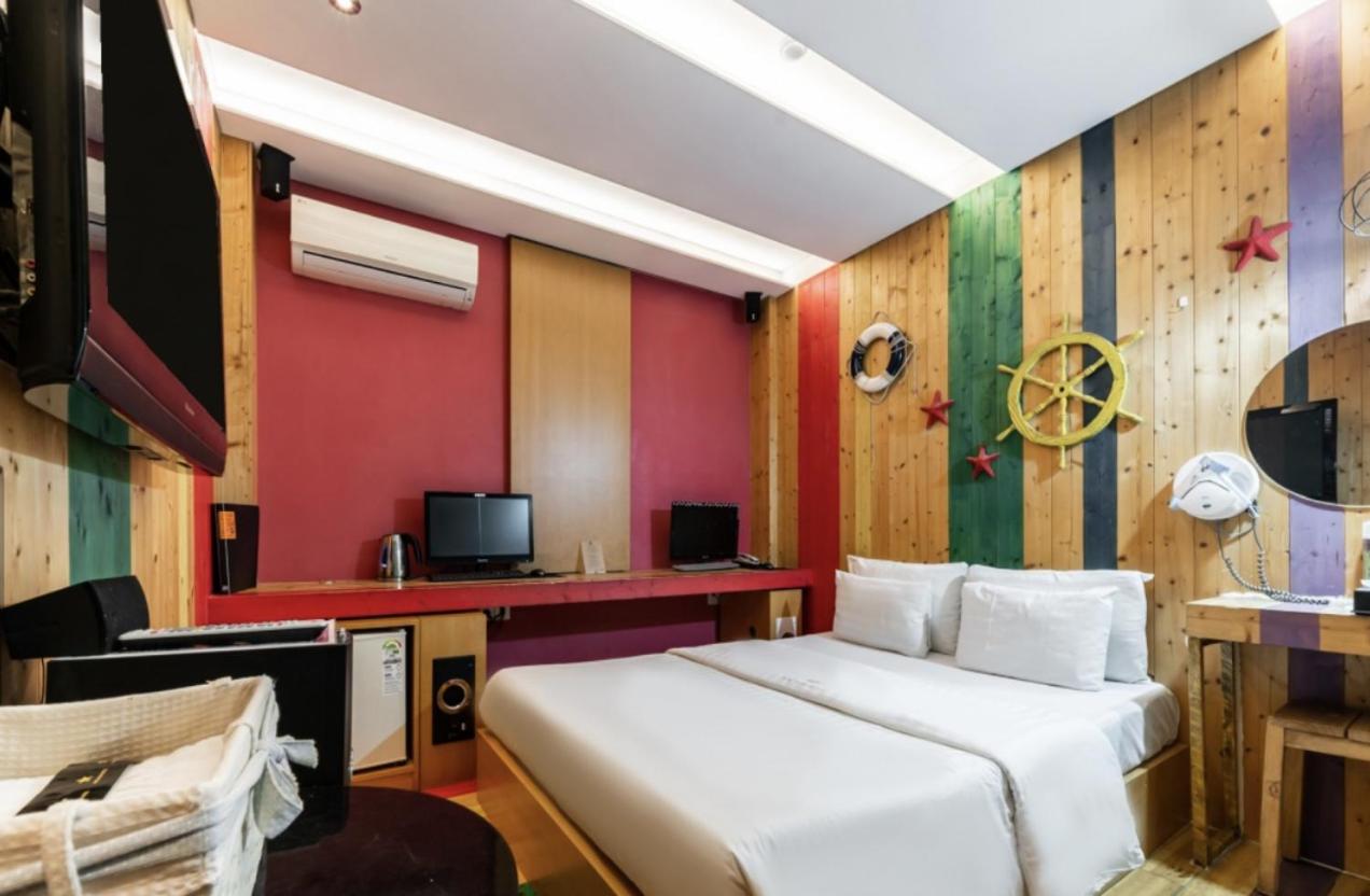 hotel room