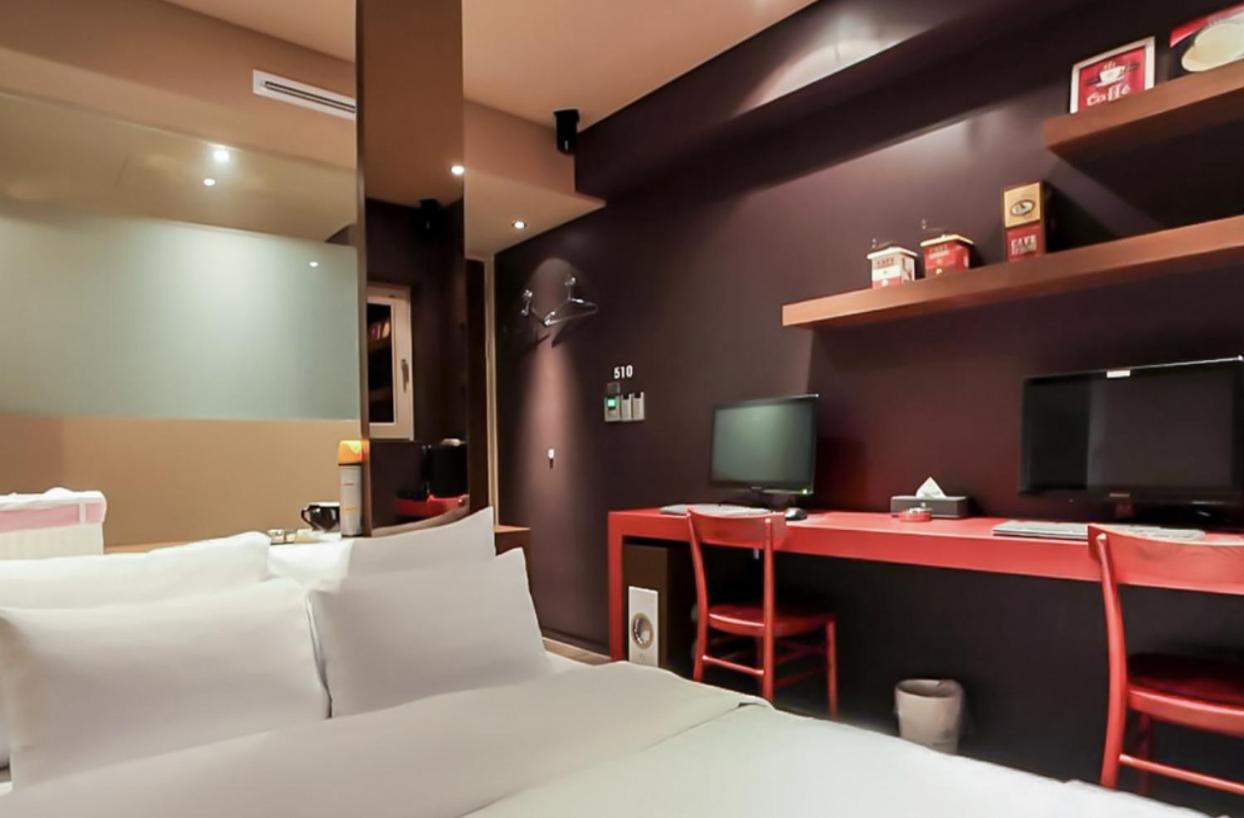 hotel room