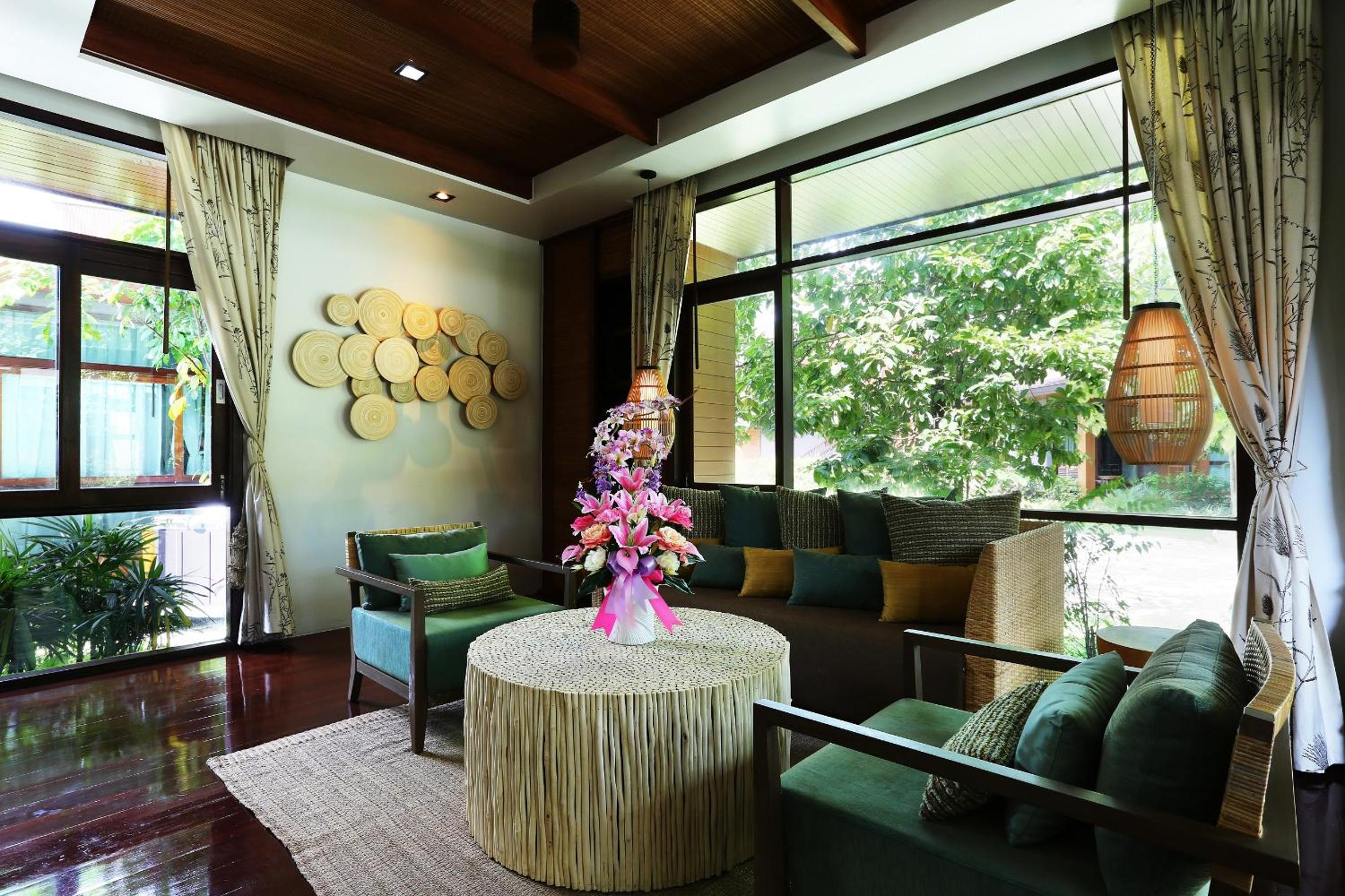 AKIRA Lipe Resort