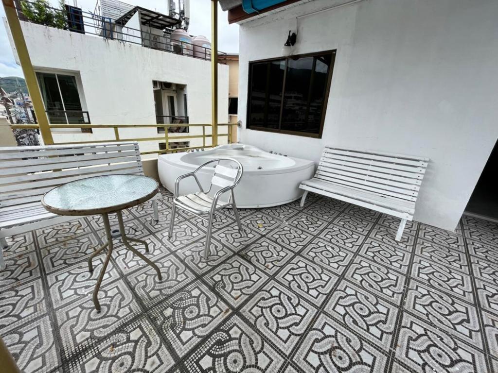 balcony