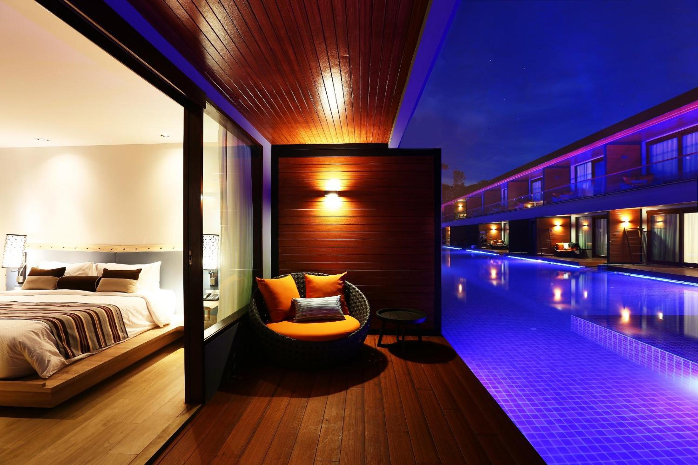 AKIRA Lipe Resort