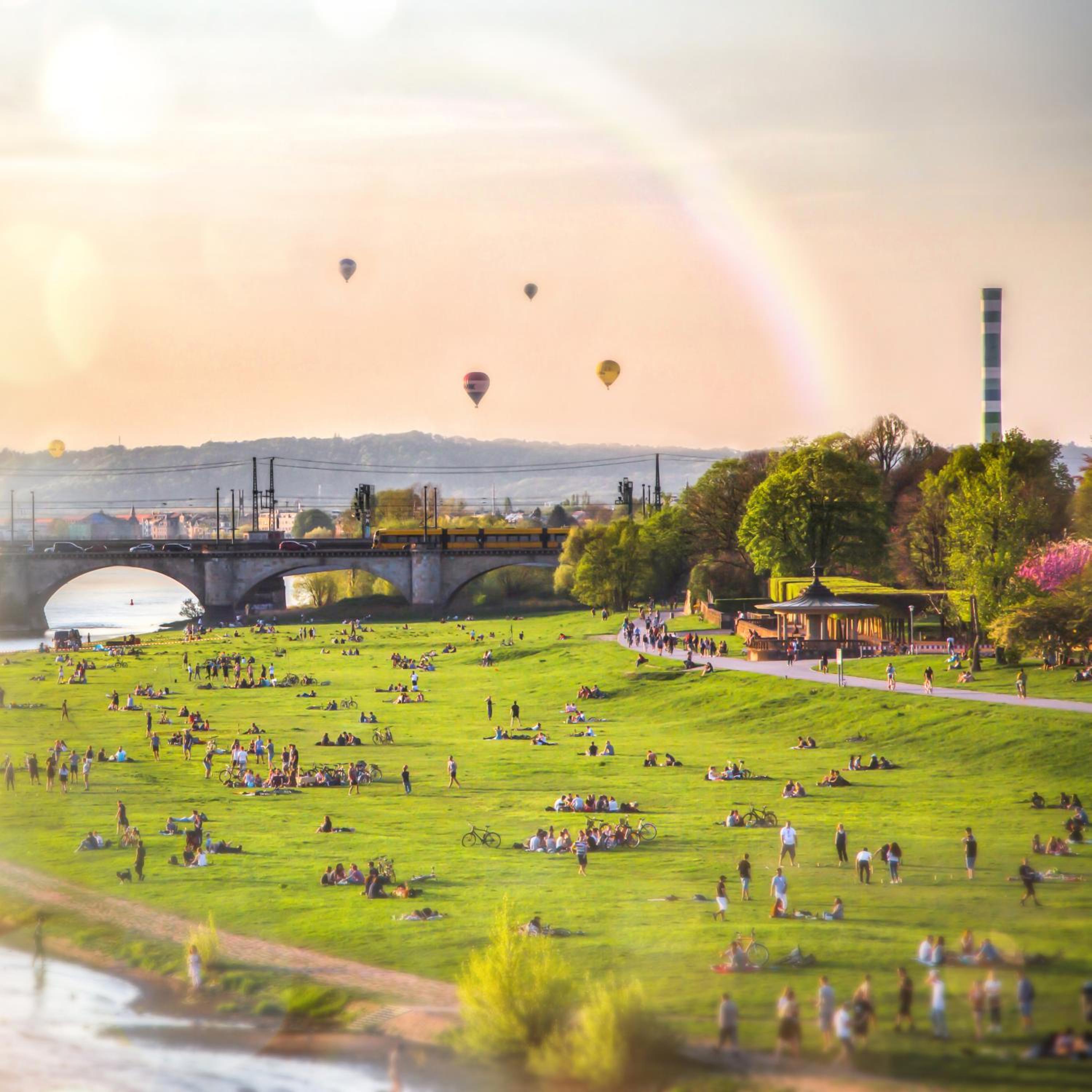 Gästezimmer in Dresden mit Dach-Terrasse, Wohnbereich und Küche