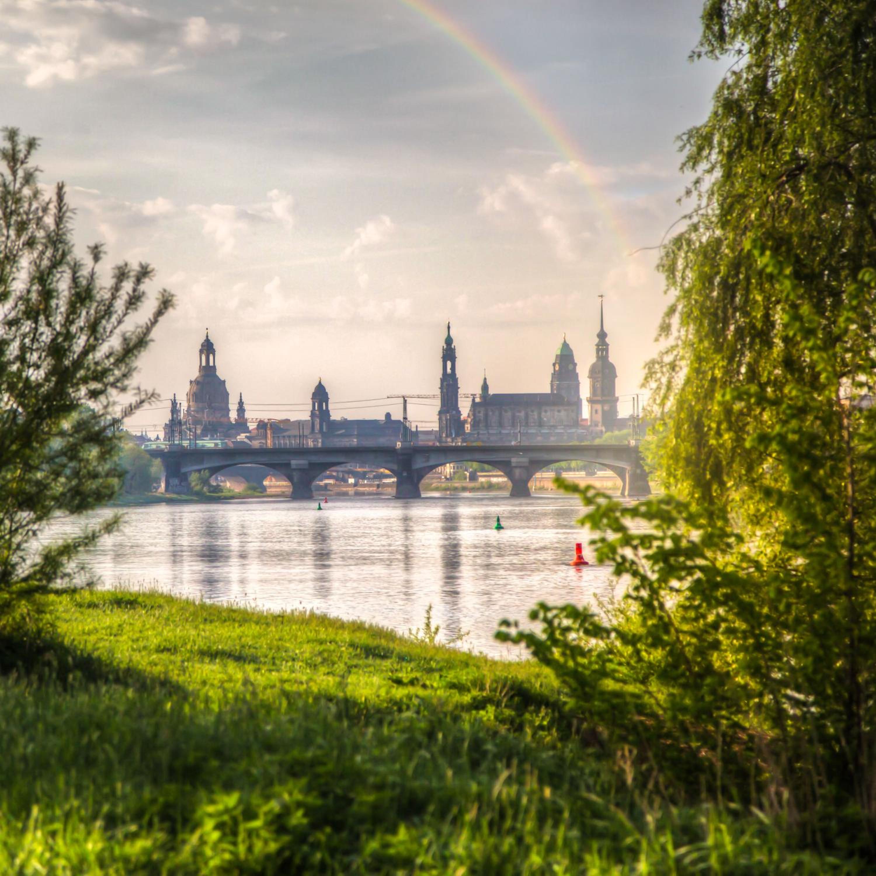 Gästezimmer in Dresden mit Dach-Terrasse, Wohnbereich und Küche