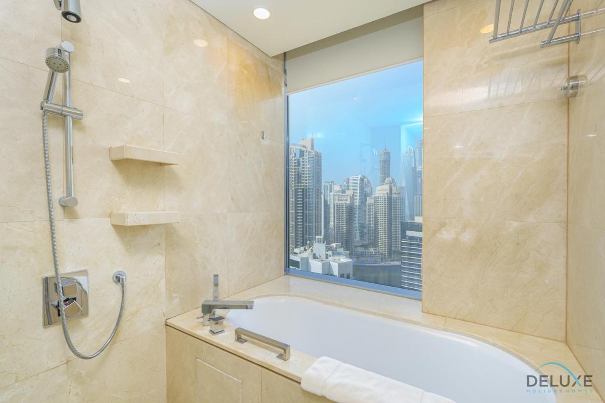 Sophisticated Studio in The Address Residences Dubai Marina by Deluxe Holiday Homes