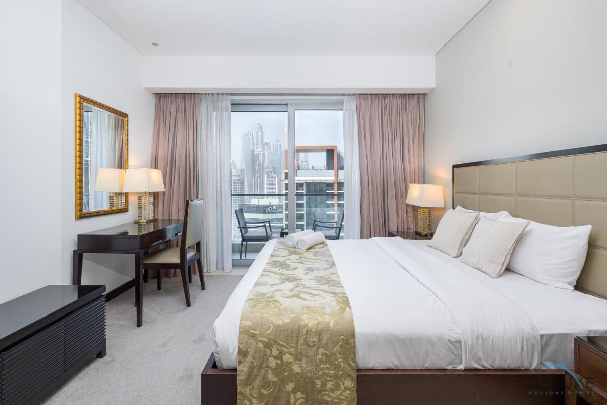 Sophisticated Studio in The Address Residences Dubai Marina by Deluxe Holiday Homes