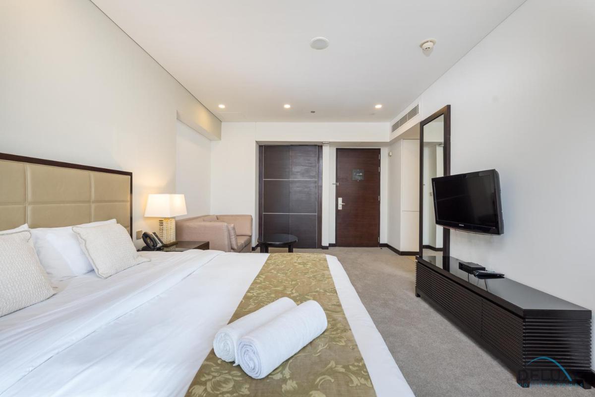 Sophisticated Studio in The Address Residences Dubai Marina by Deluxe Holiday Homes