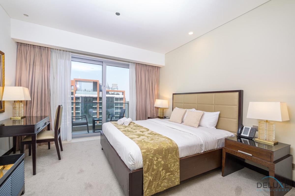 Sophisticated Studio in The Address Residences Dubai Marina by Deluxe Holiday Homes