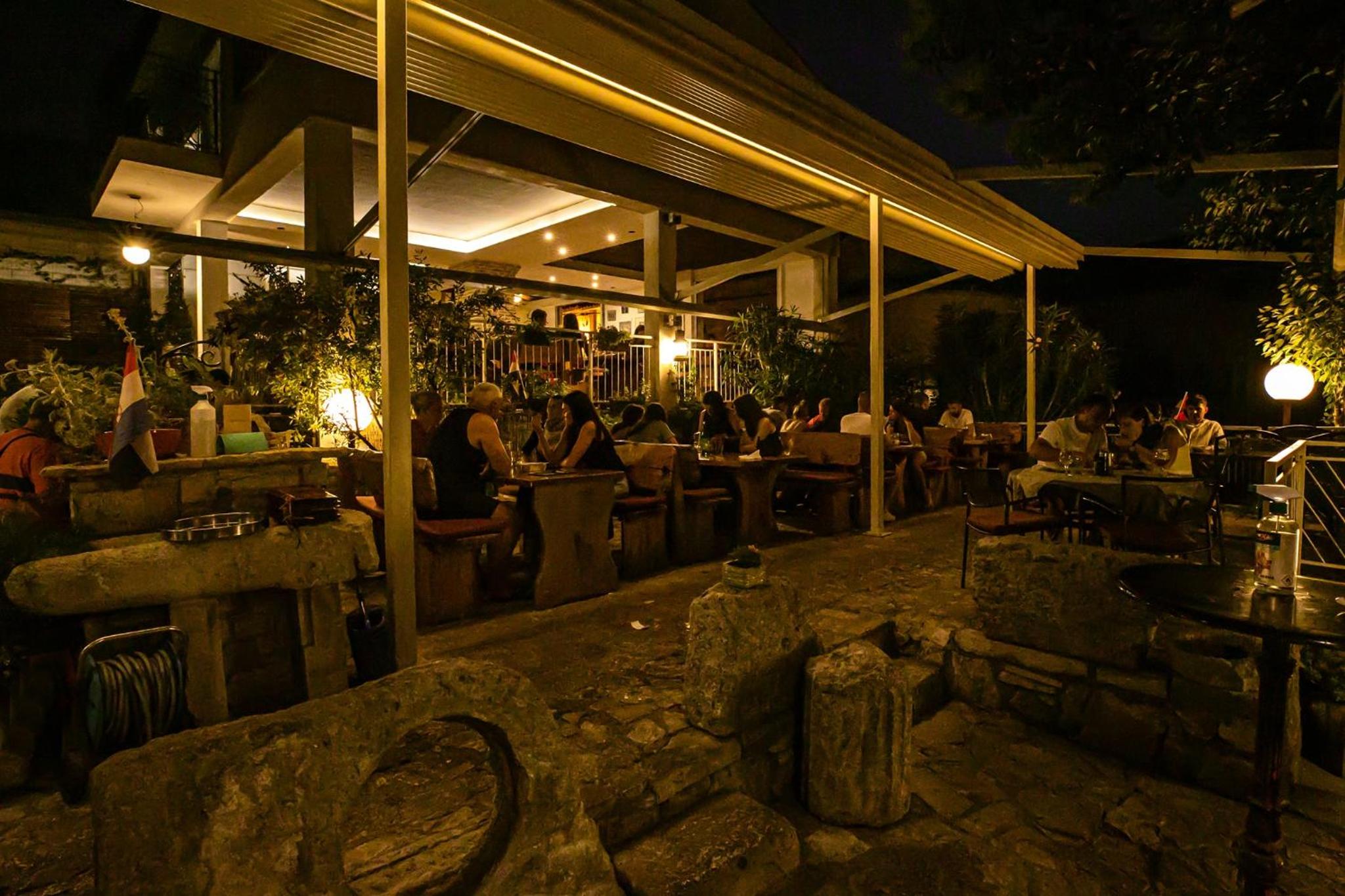 dining
