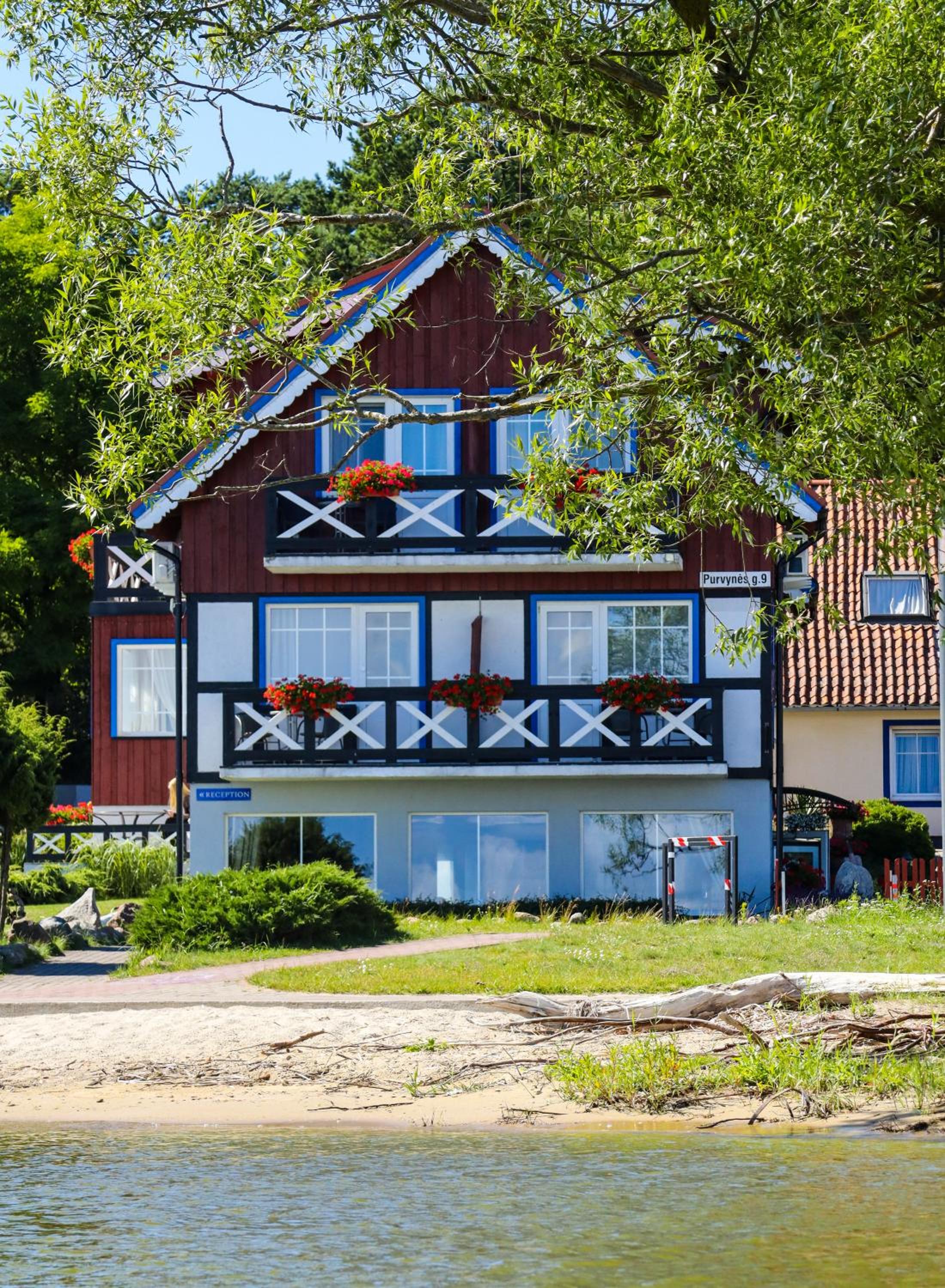 Prie Marių Nida
