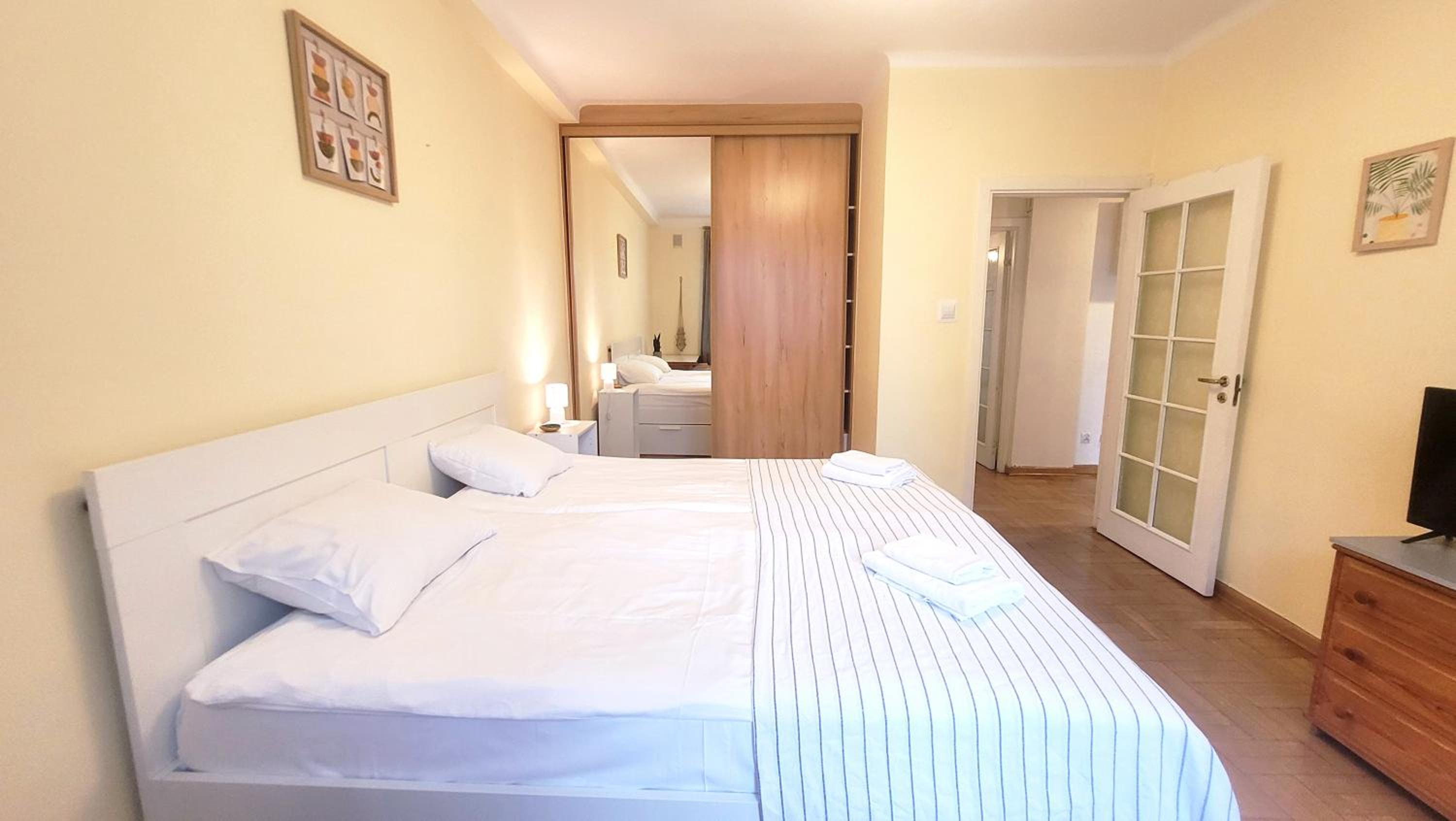Happy Life - apartment next to metro station