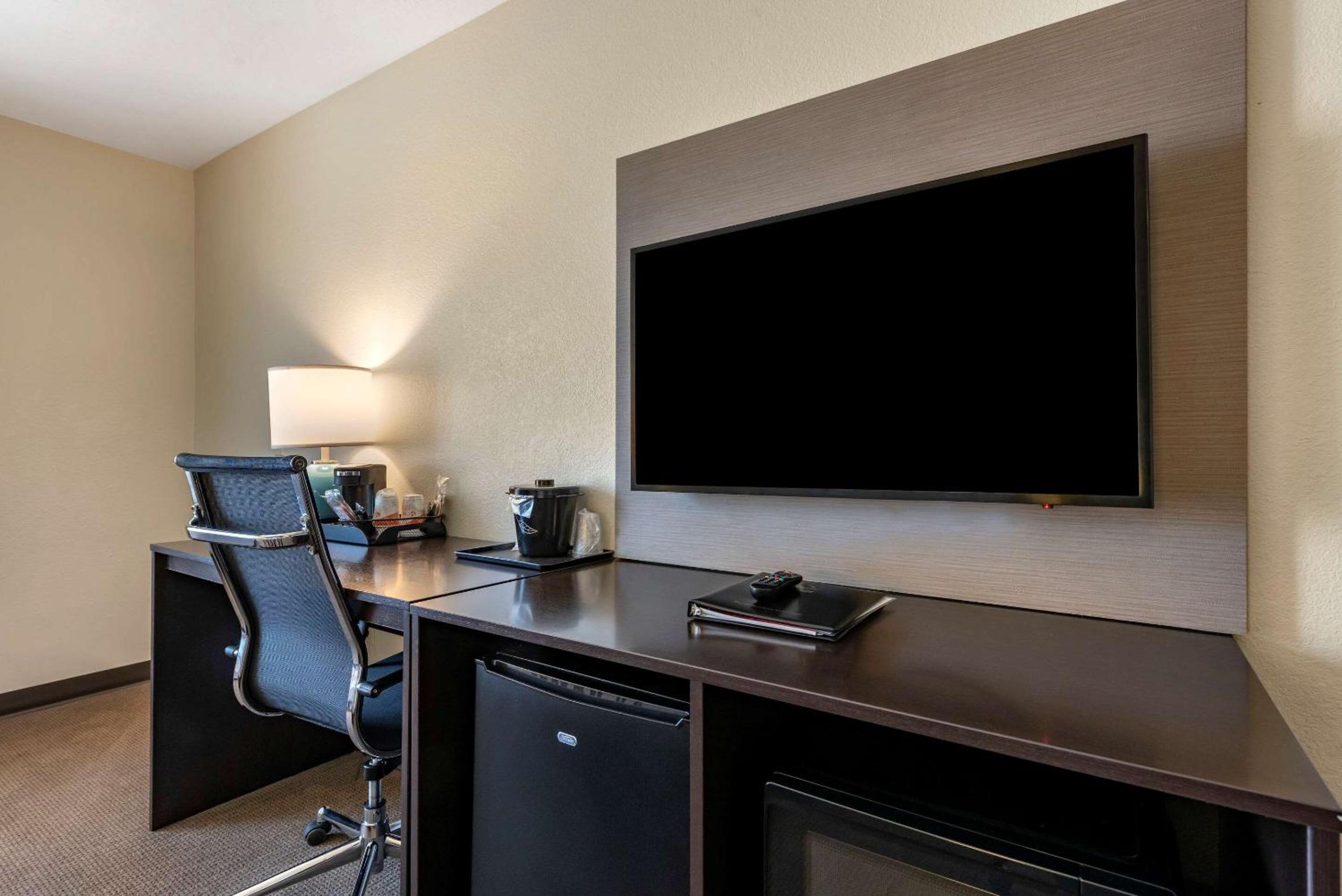 Sleep Inn  Suites Oakley I-70 - Property Image 35