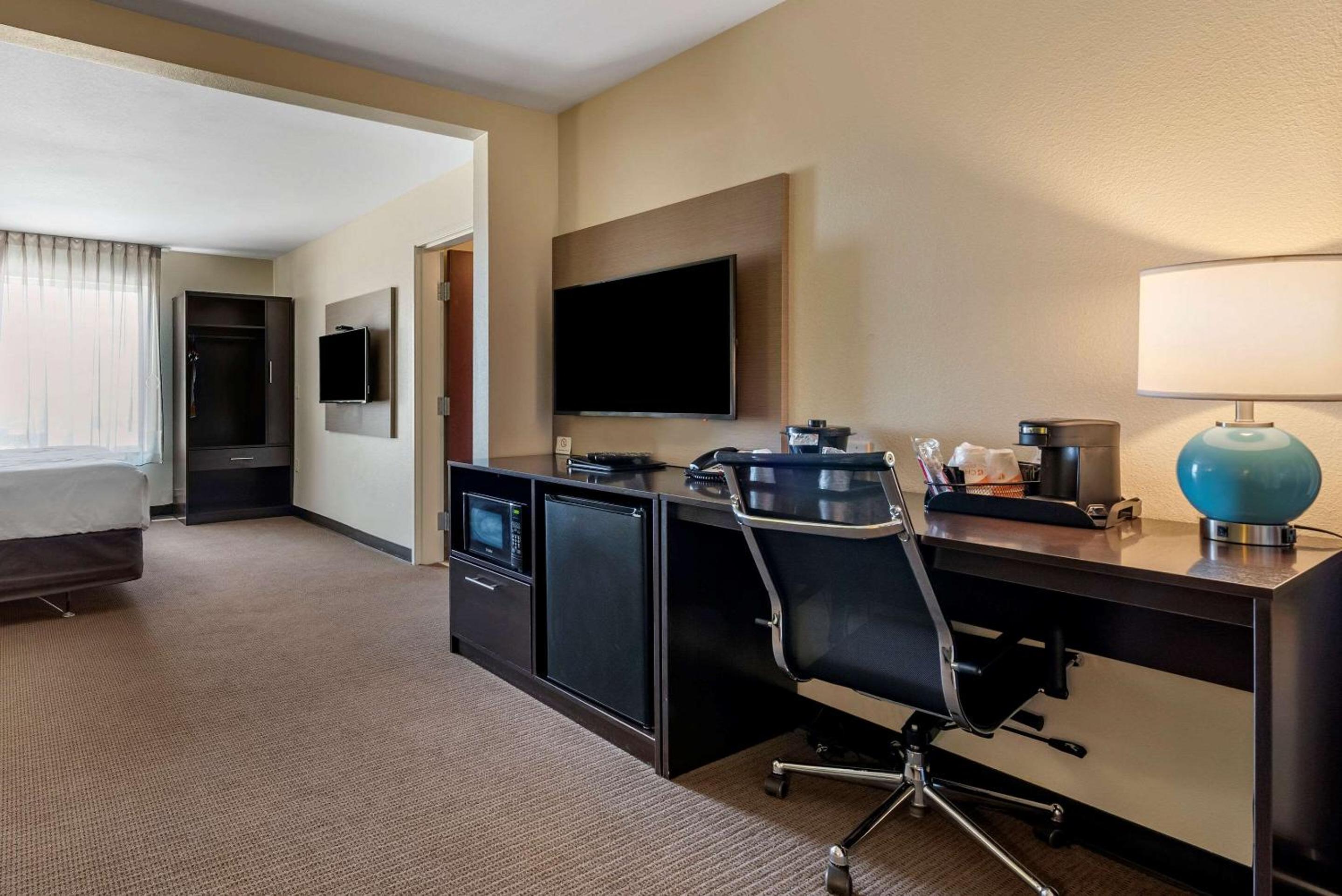 Sleep Inn  Suites Oakley I-70 - Property Image 39