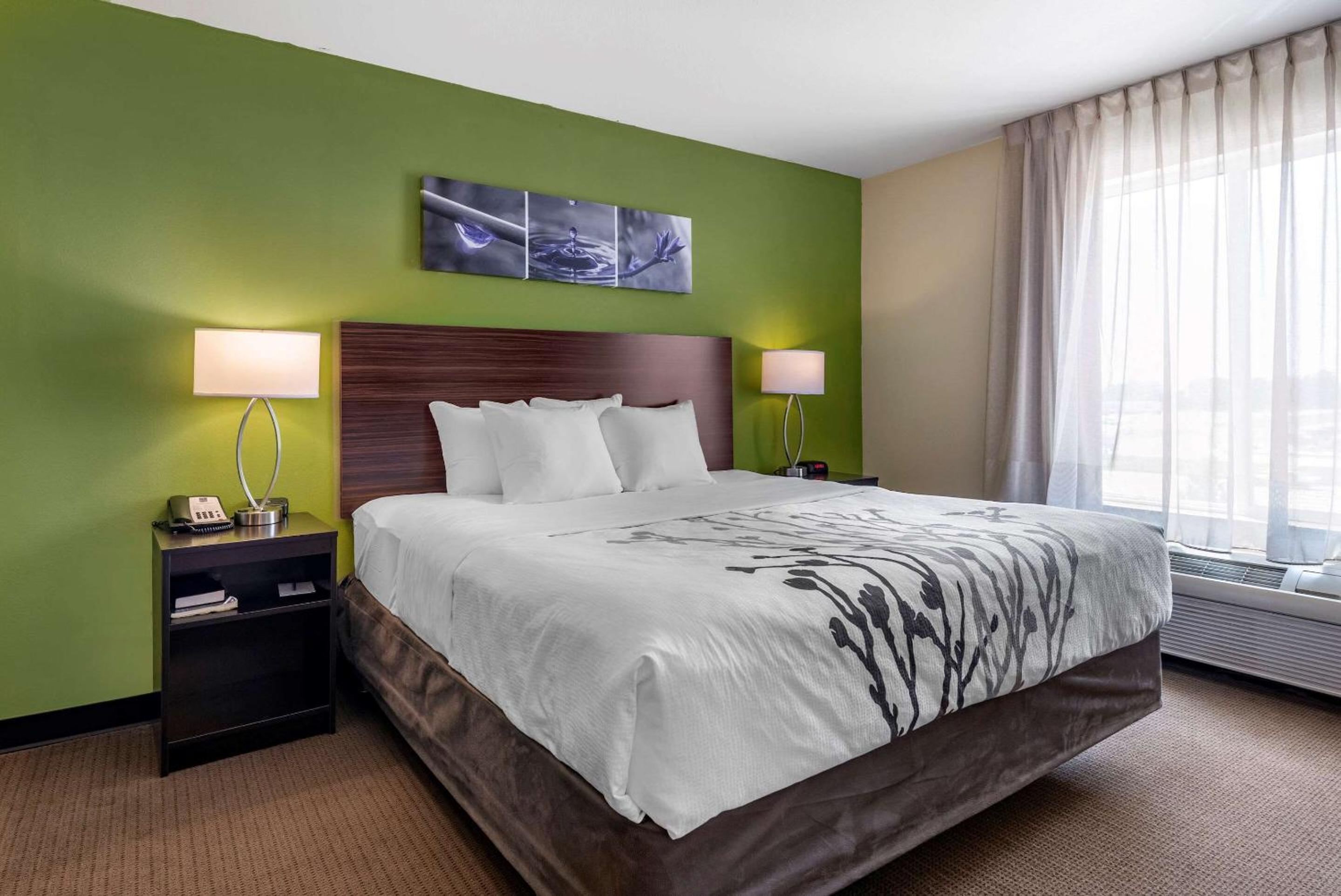 Sleep Inn  Suites Oakley I-70 - Property Image 40