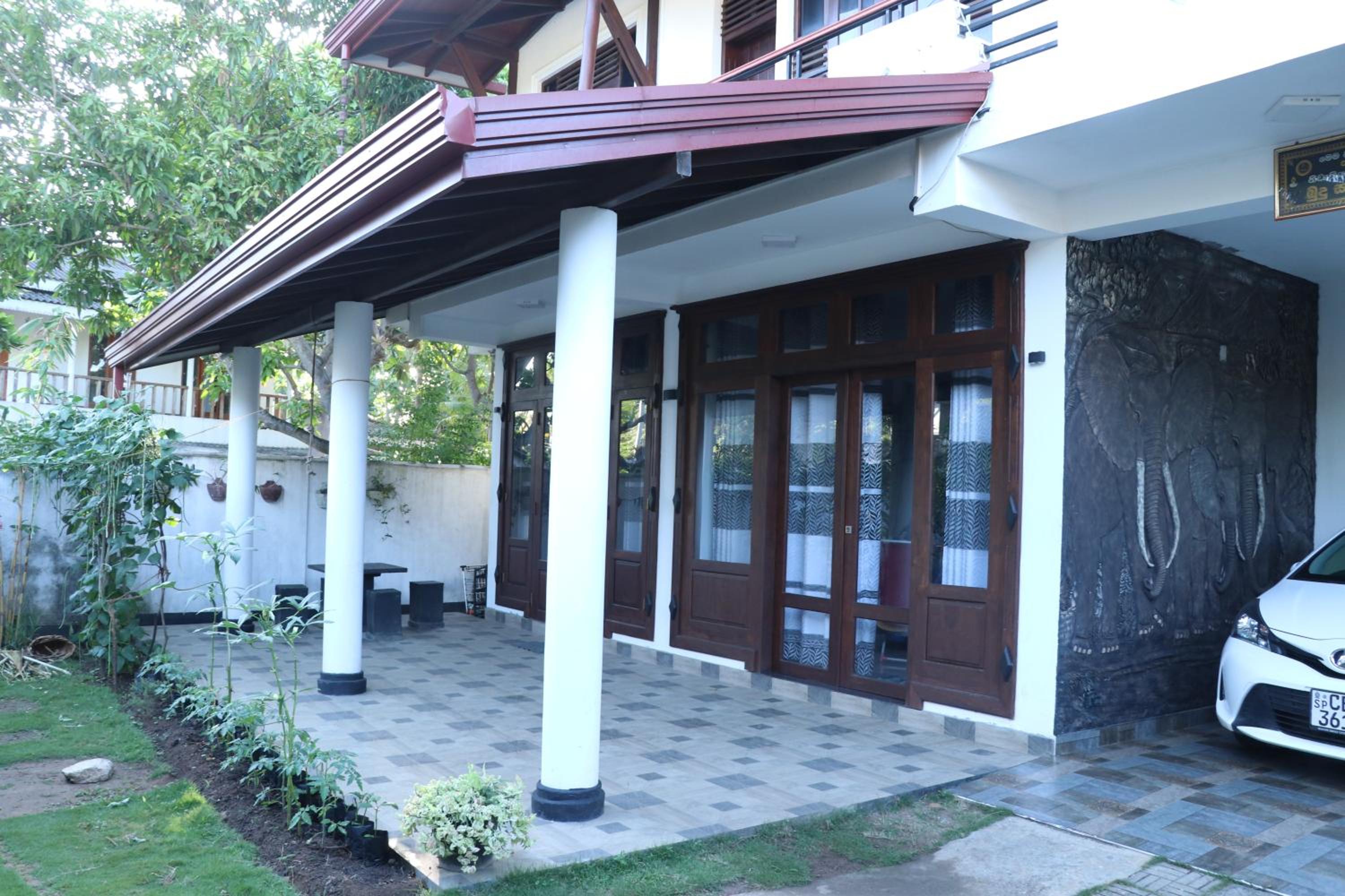 Hotel Southern Entry Dickwella - Image 1