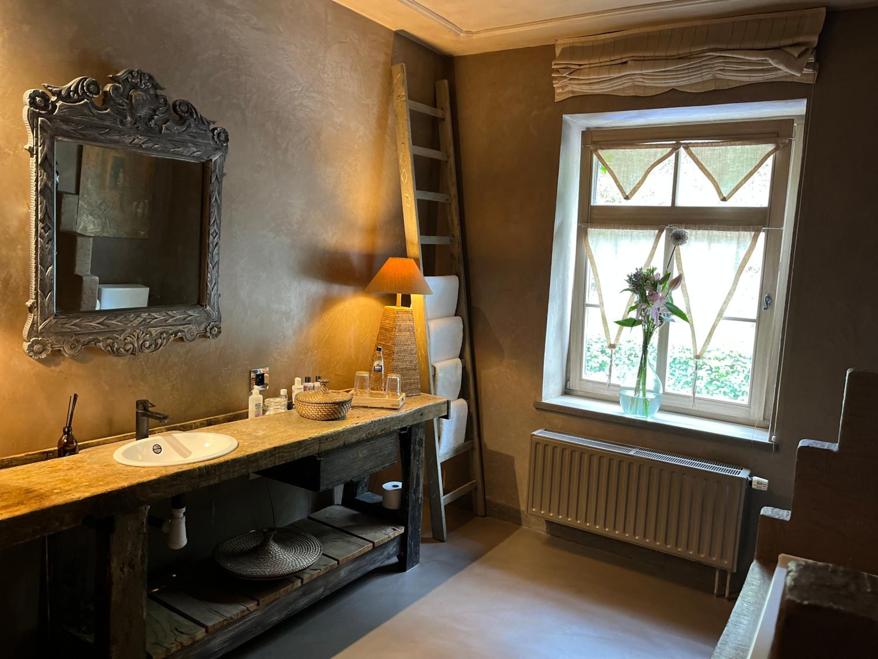 Édouard Garden Café Guest Room
