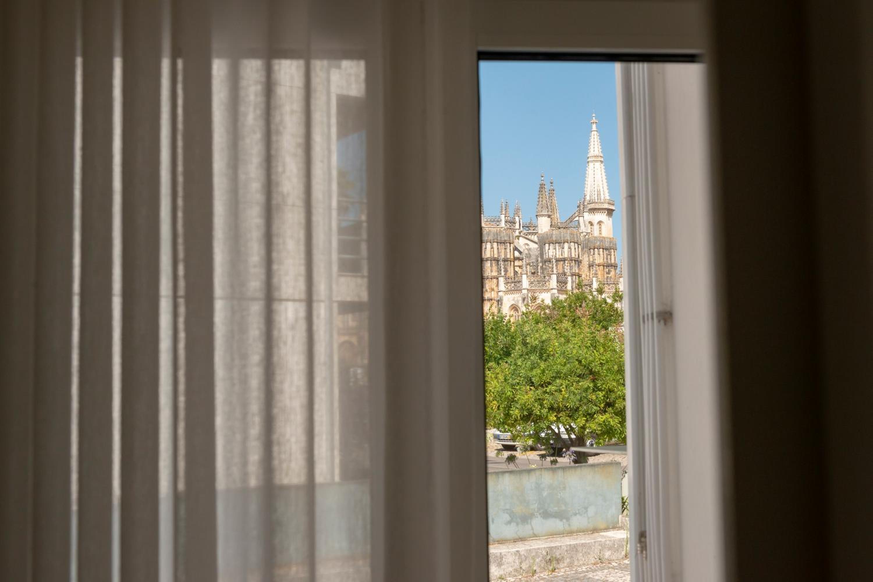The Modern 1385 Apartment view 3