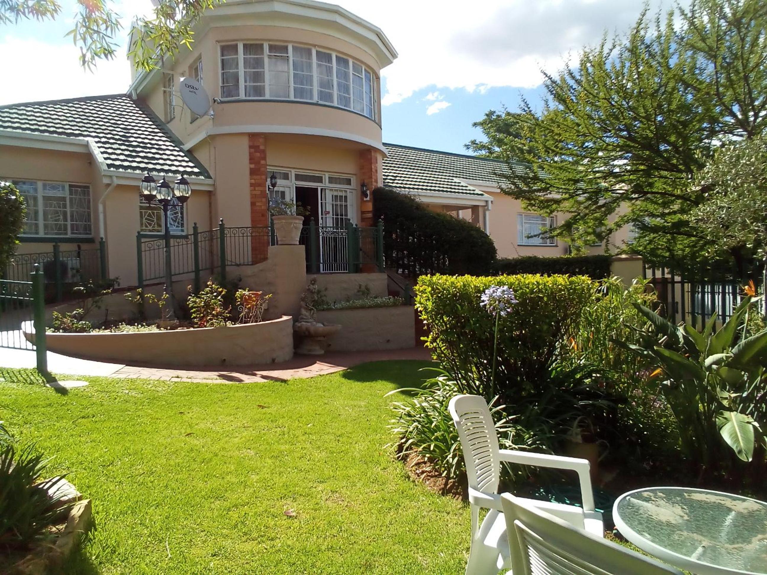 The KEDESAN Huis - Guest House
