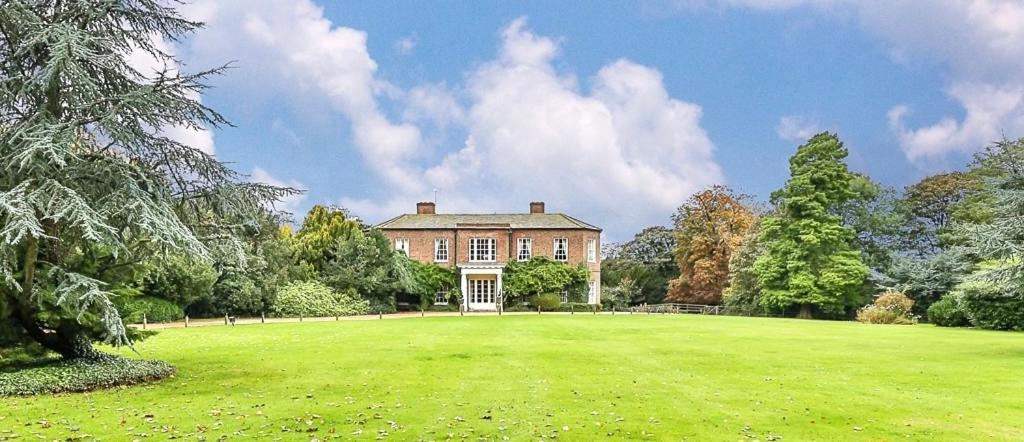 Walcot Hall - Stunning Stately Home set in 27 acres of parkland and sleeping 16+ view 2