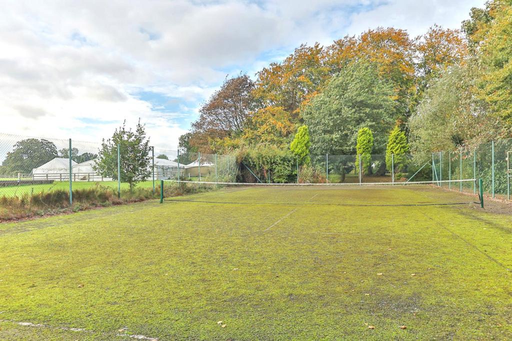 Walcot Hall - Stunning Stately Home set in 27 acres of parkland and sleeping 16+ view 3