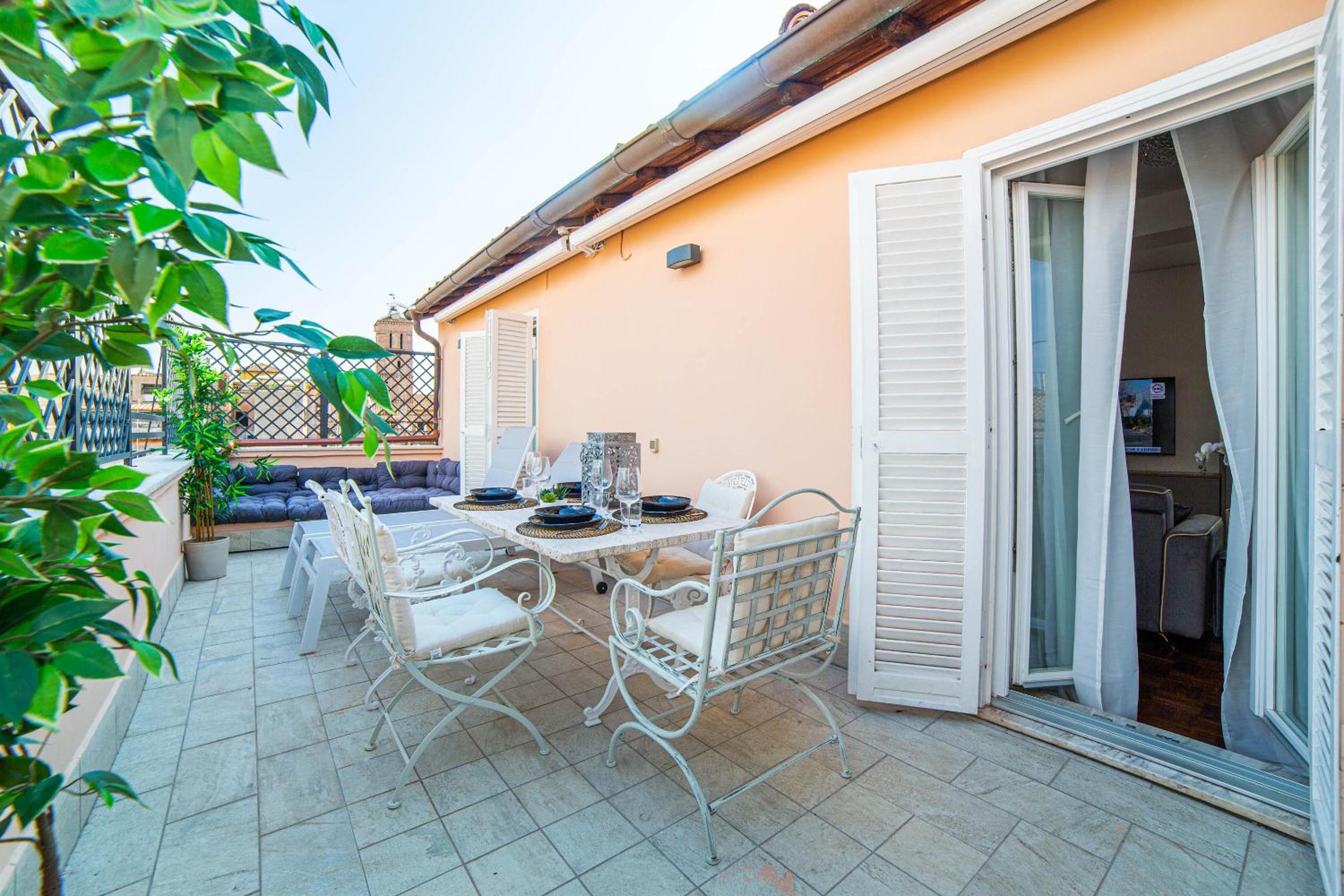 Luxury Top Floor in Trastevere