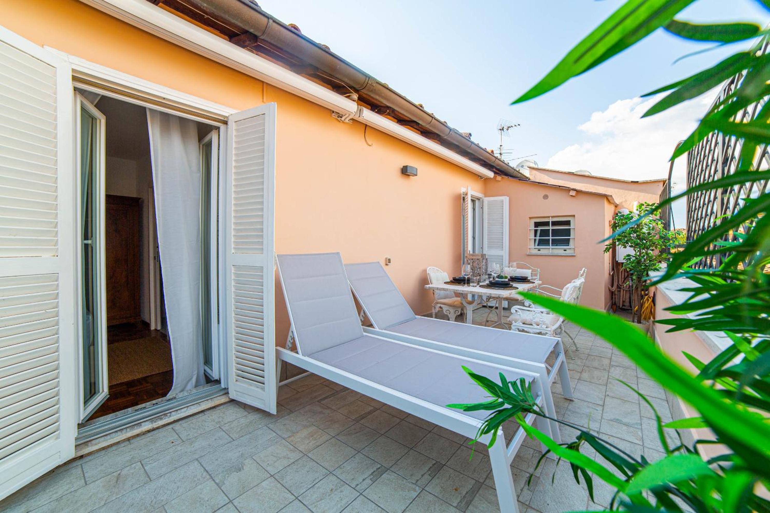Luxury Top Floor in Trastevere