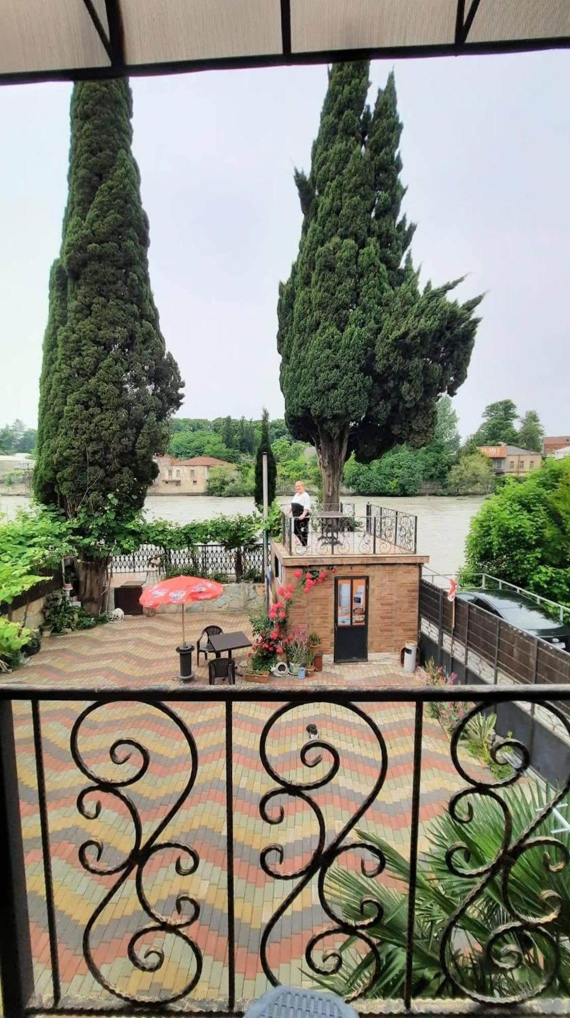 balcony